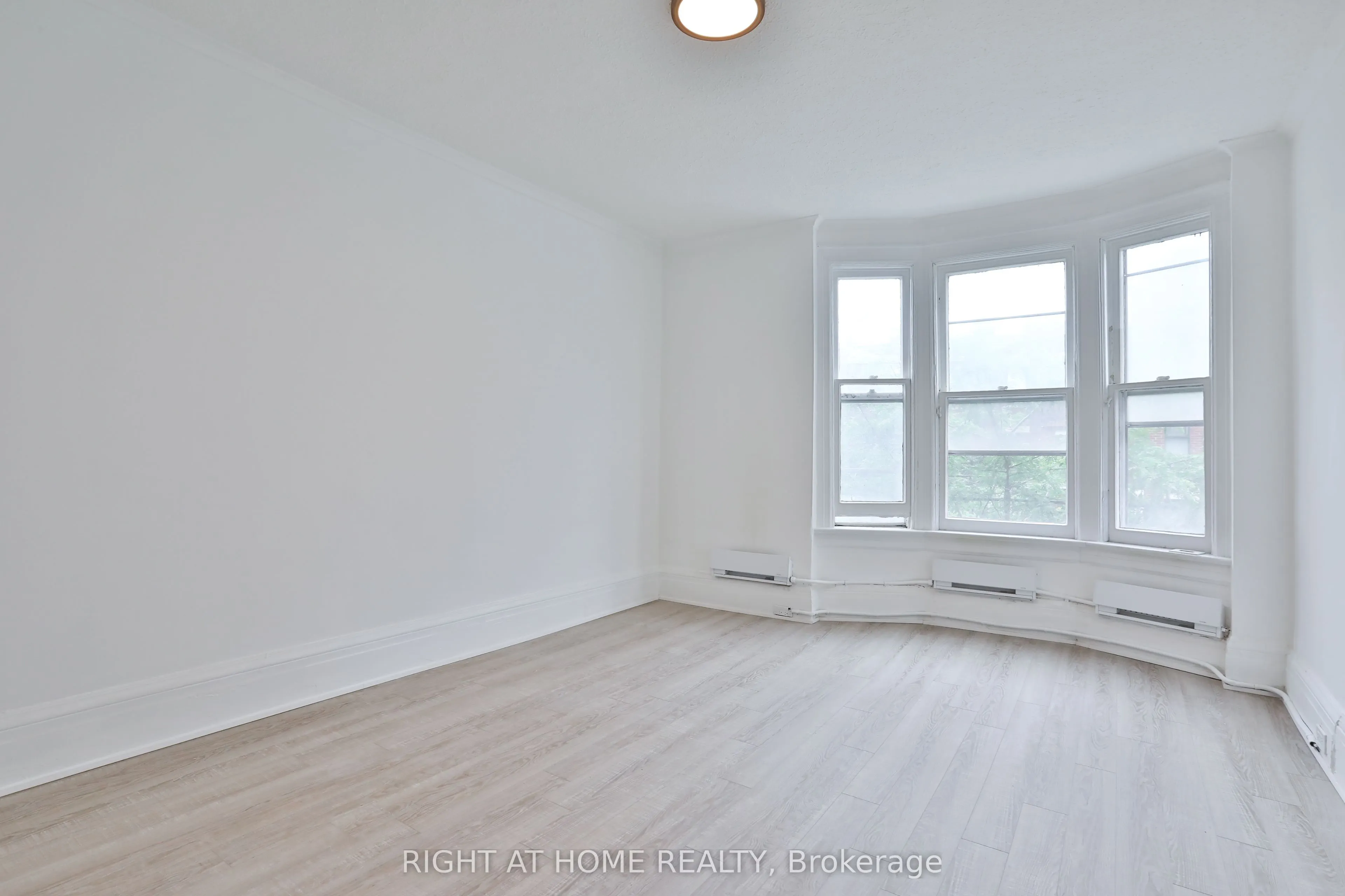 550 College Street, #2F
