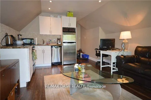 141 Admiral Road, #301