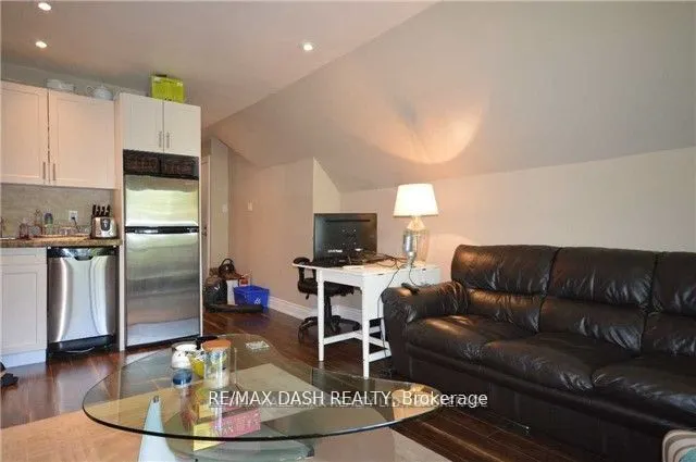 141 Admiral Road, #301