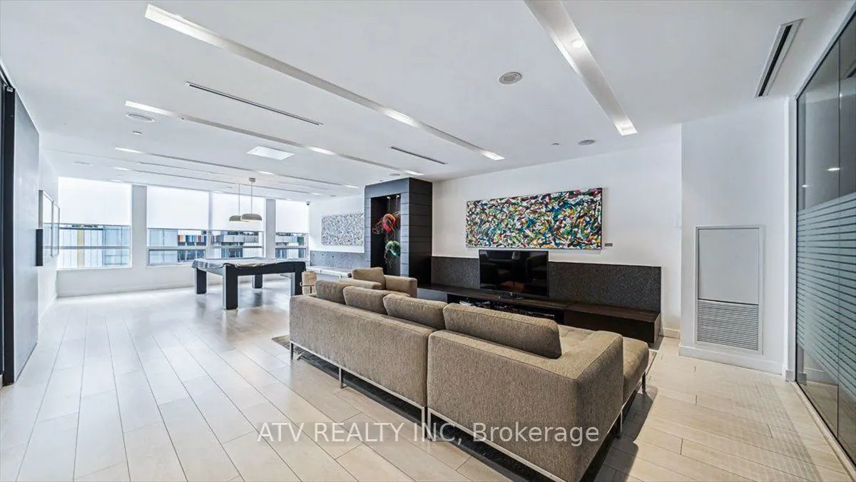 170 Sumach Street, #1113