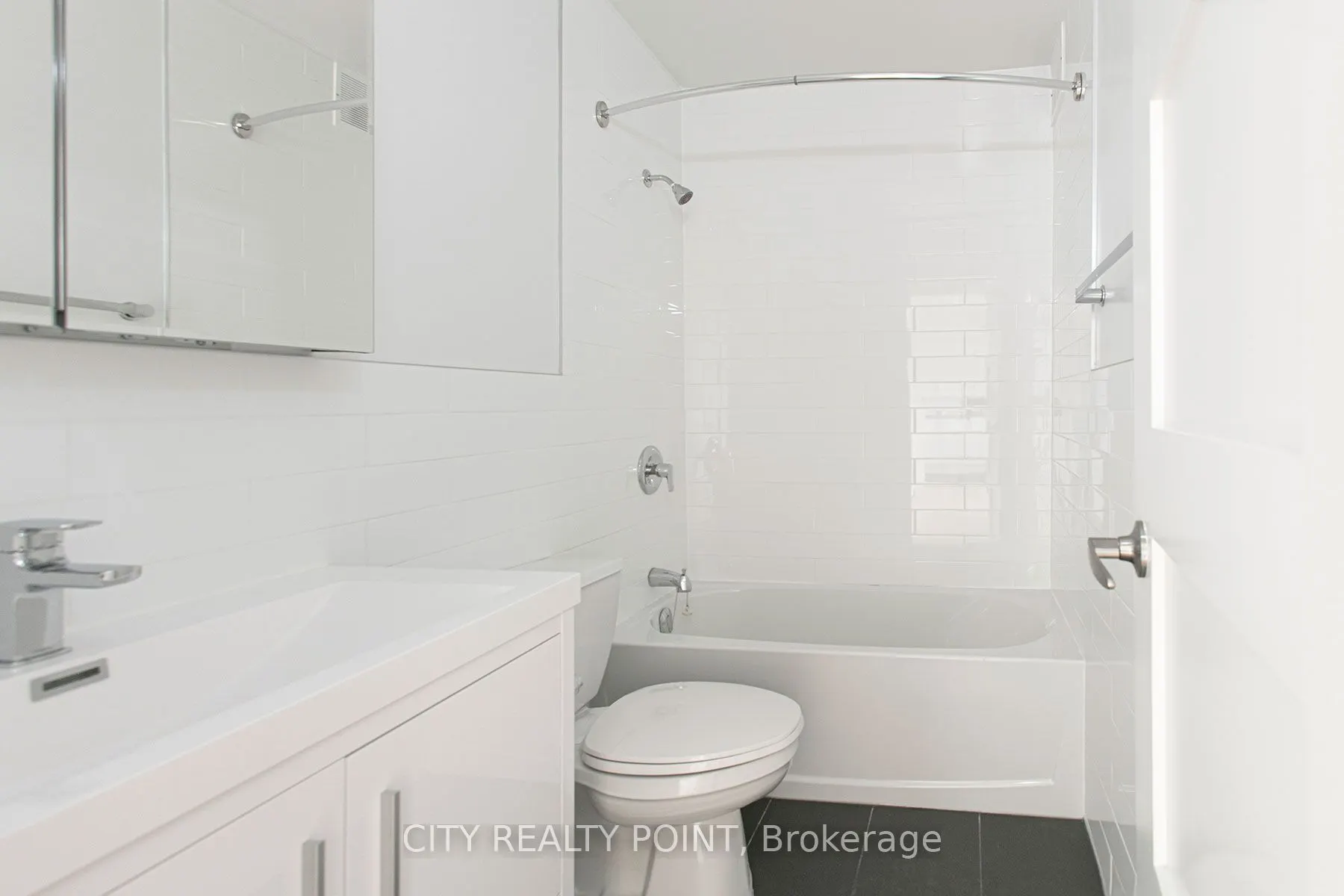 666 Spadina Avenue, #709