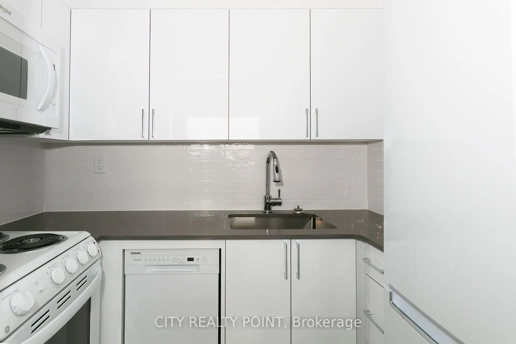666 Spadina Avenue, #709