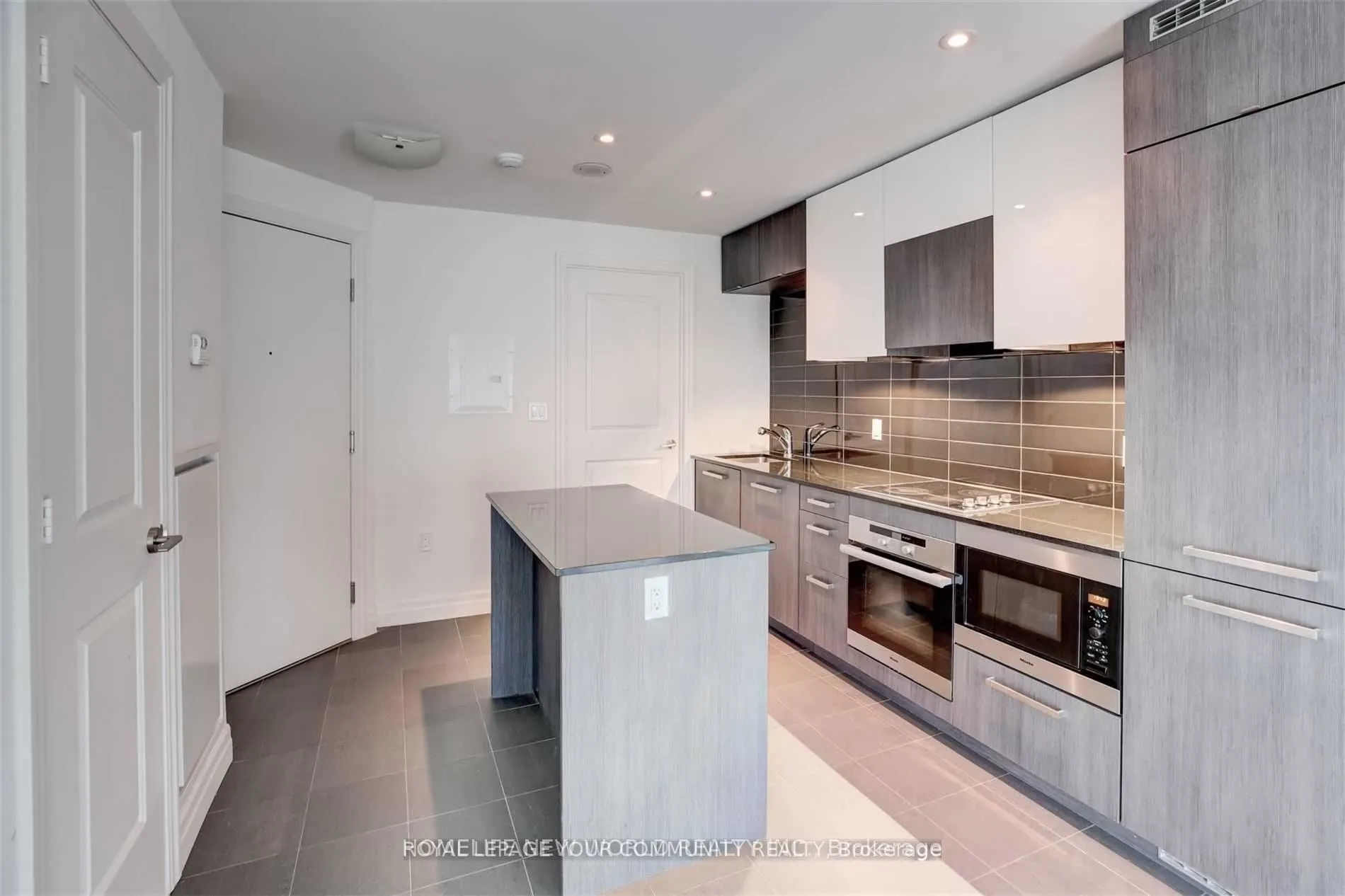 8 The Esplanade, #601