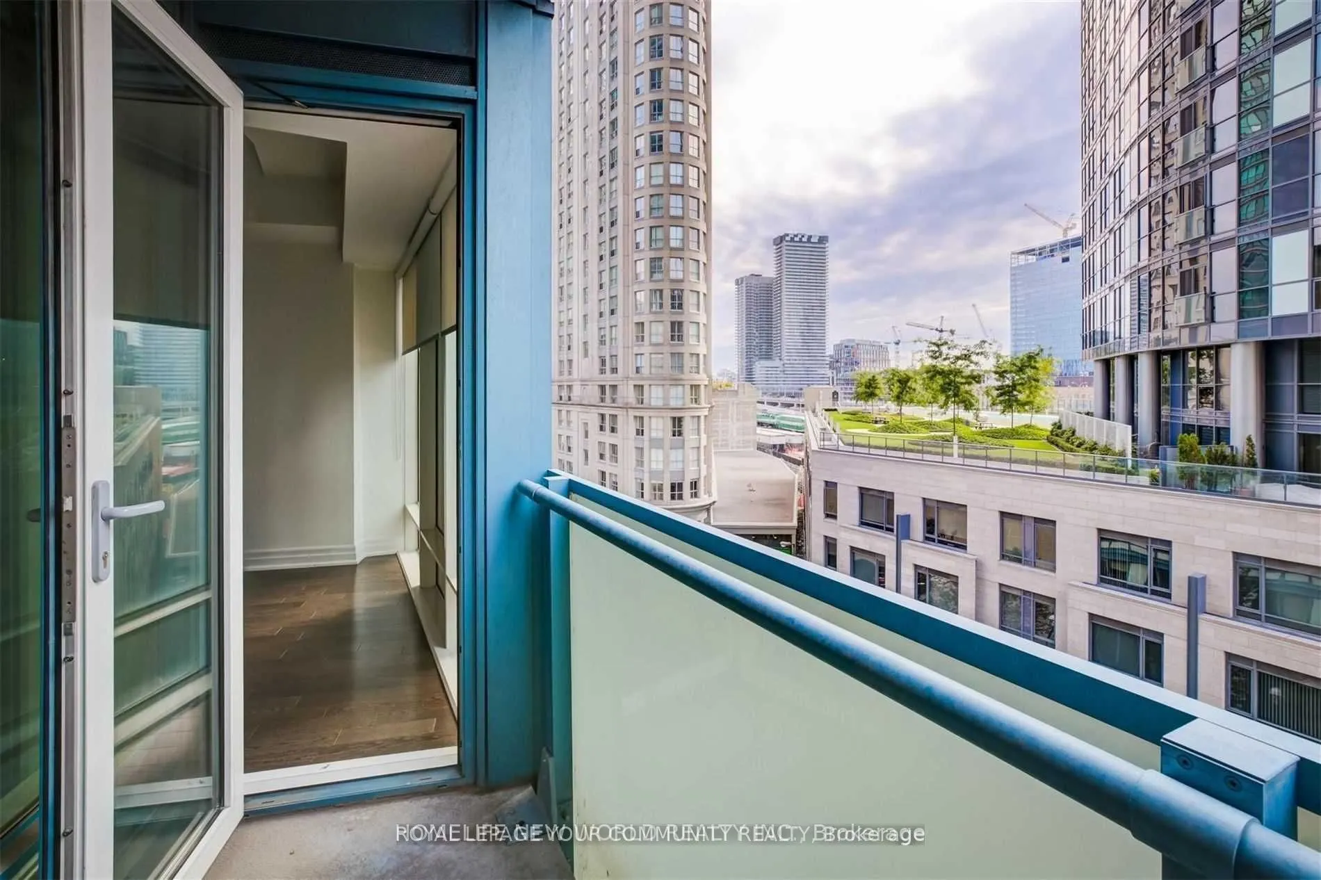 8 The Esplanade, #601