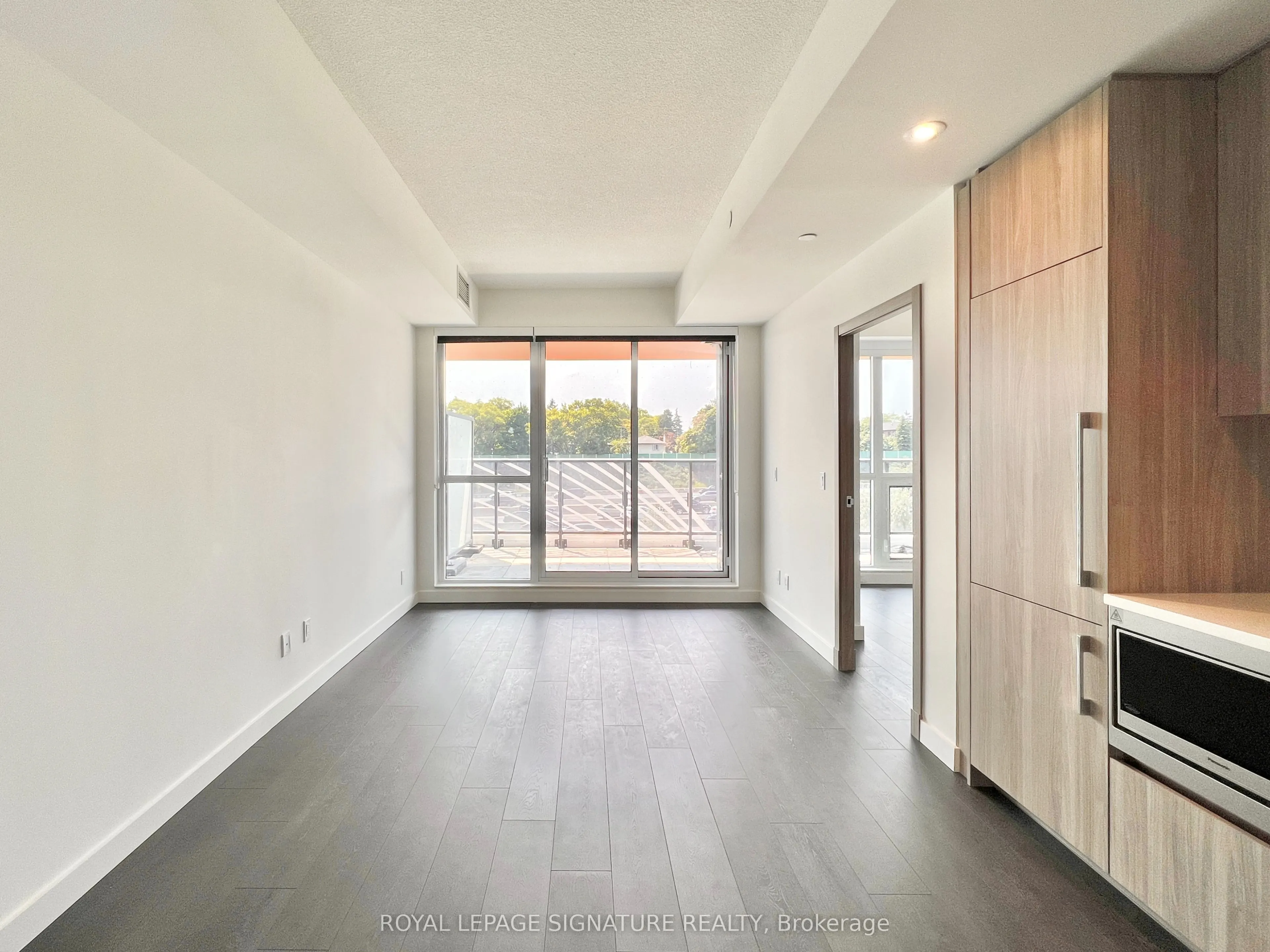 27 Mcmahon Drive, #305
