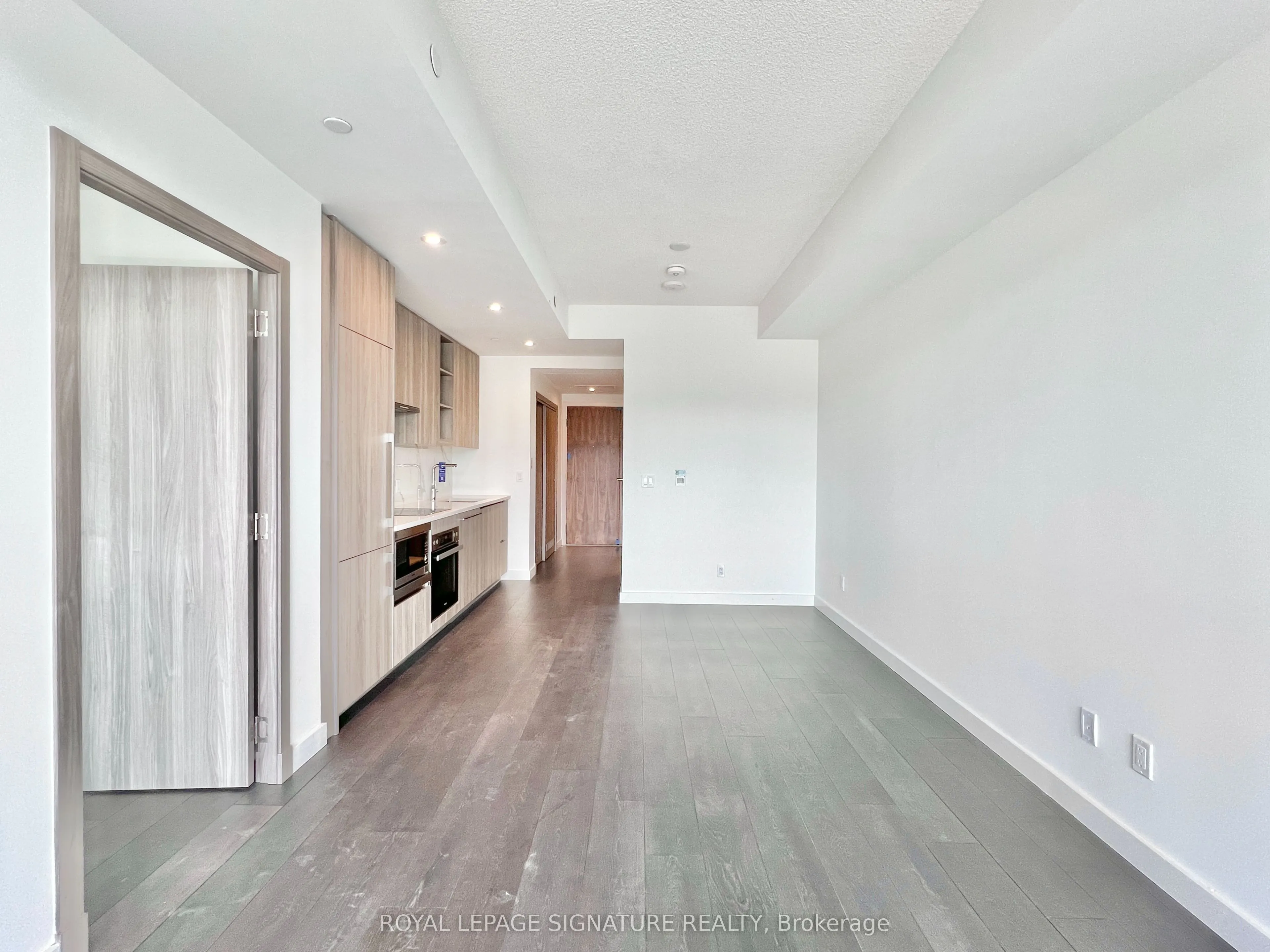 27 Mcmahon Drive, #305