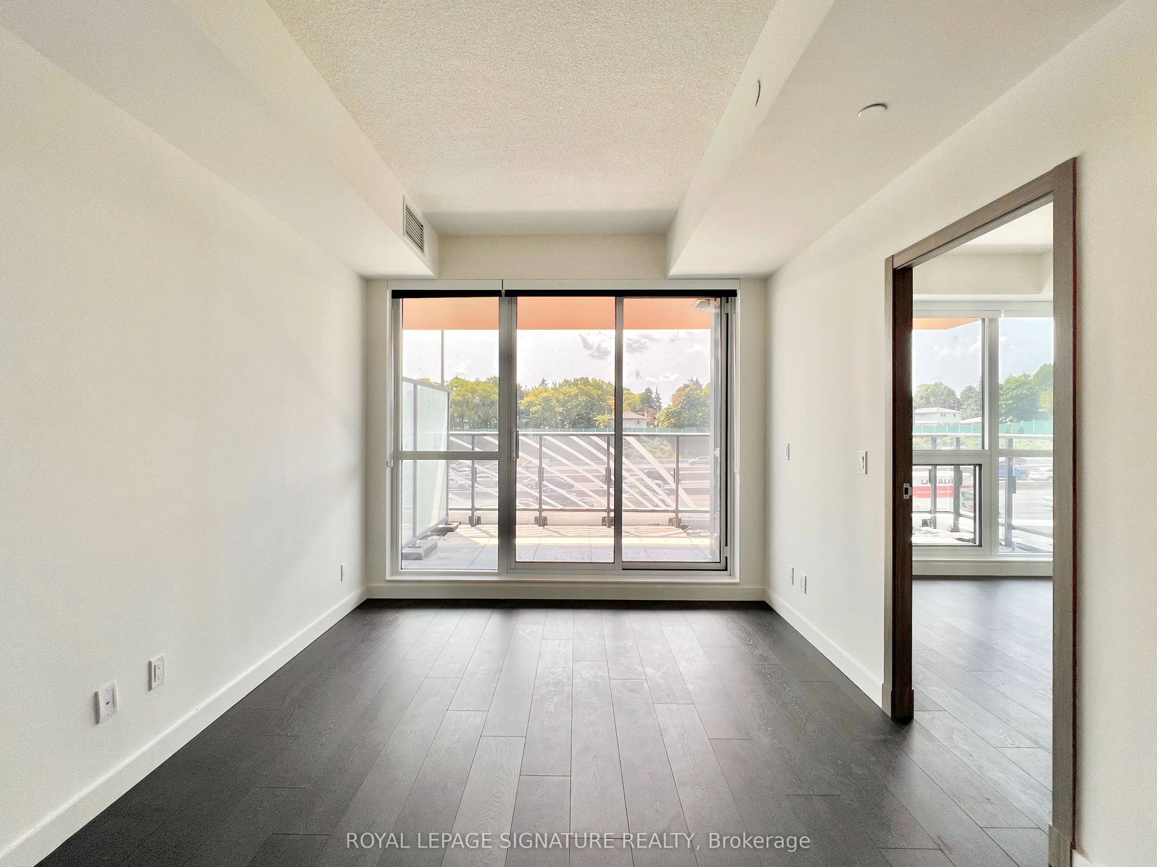 27 Mcmahon Drive, #305