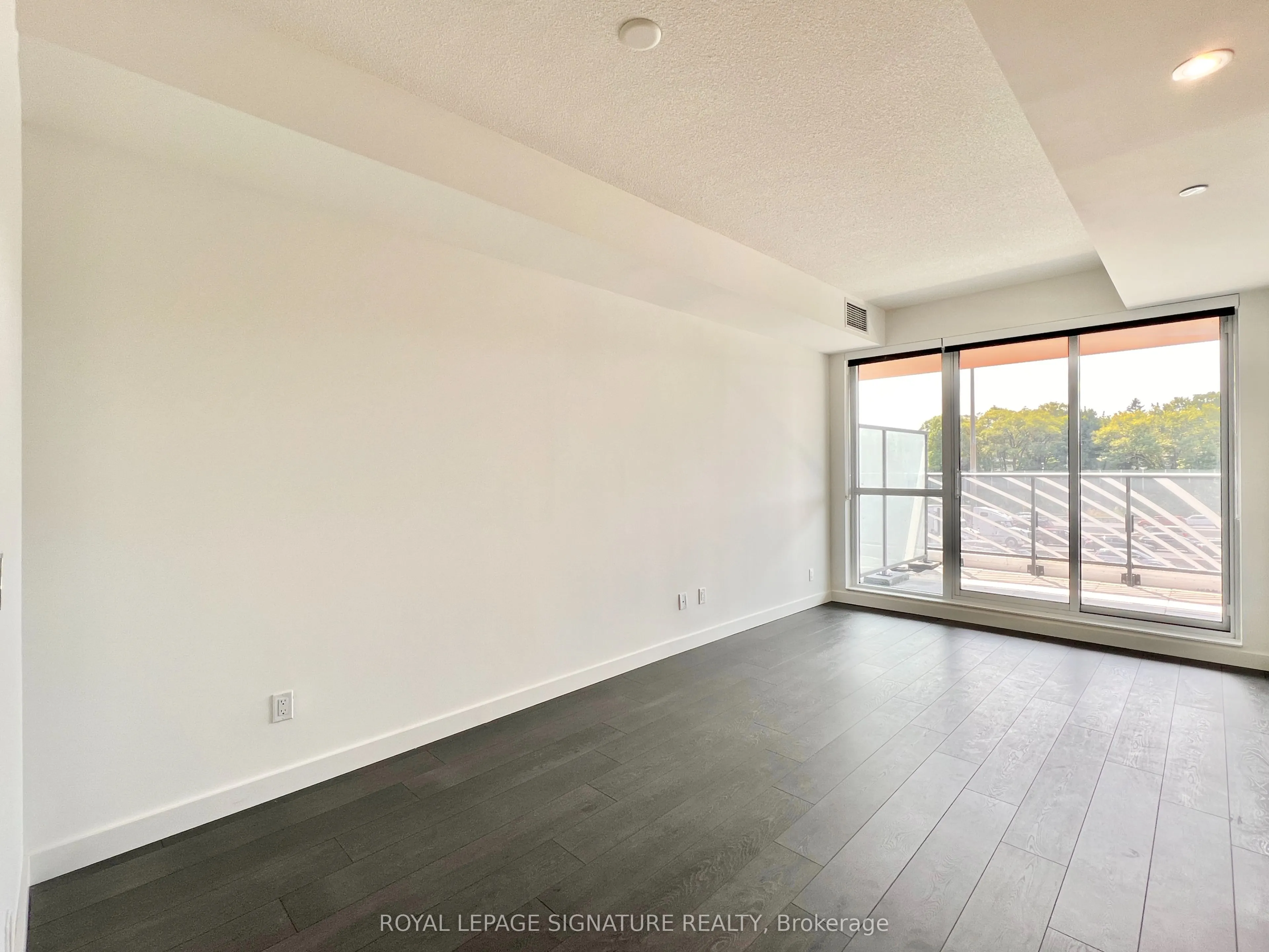 27 Mcmahon Drive, #305