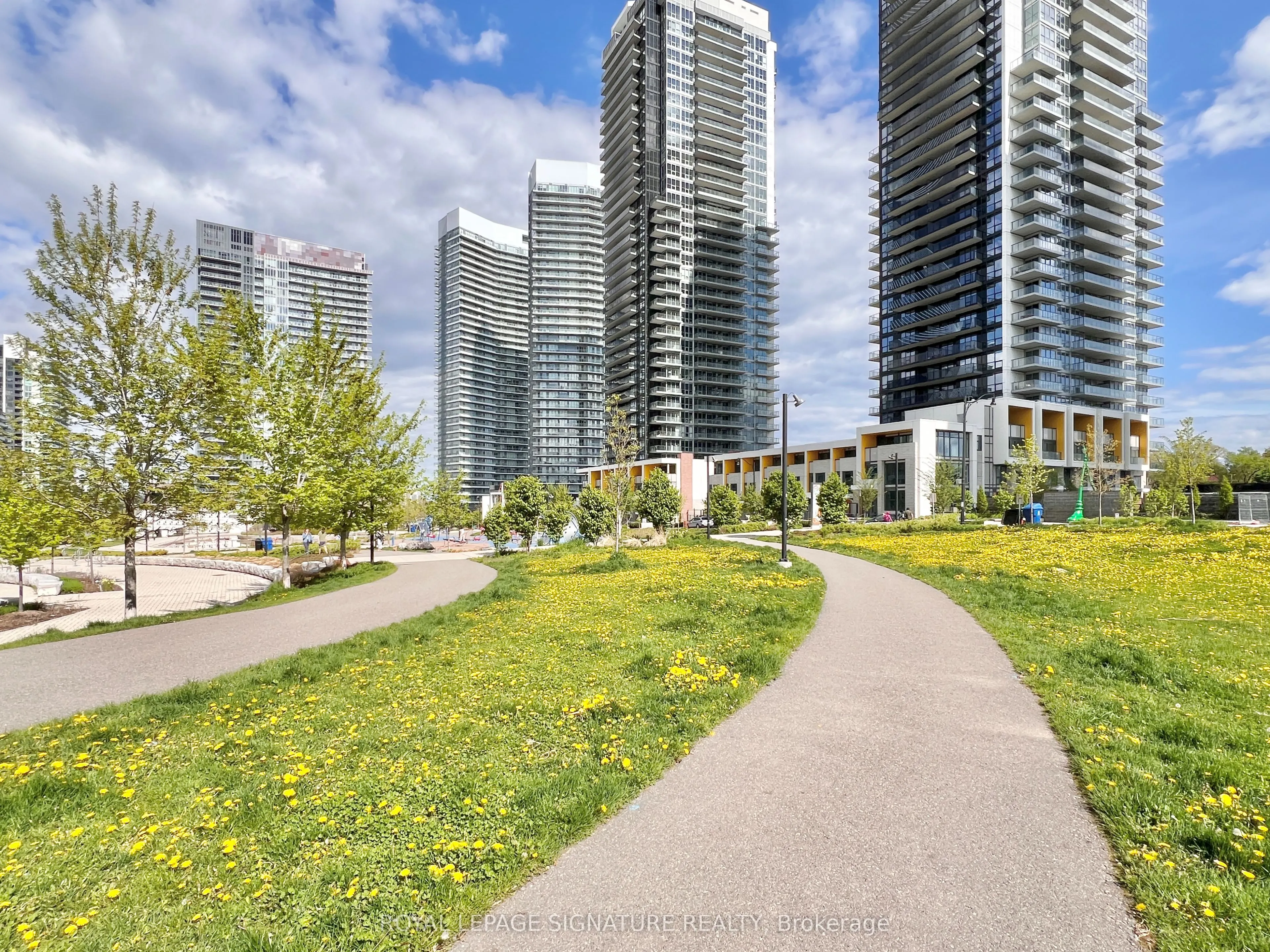 27 Mcmahon Drive, #305