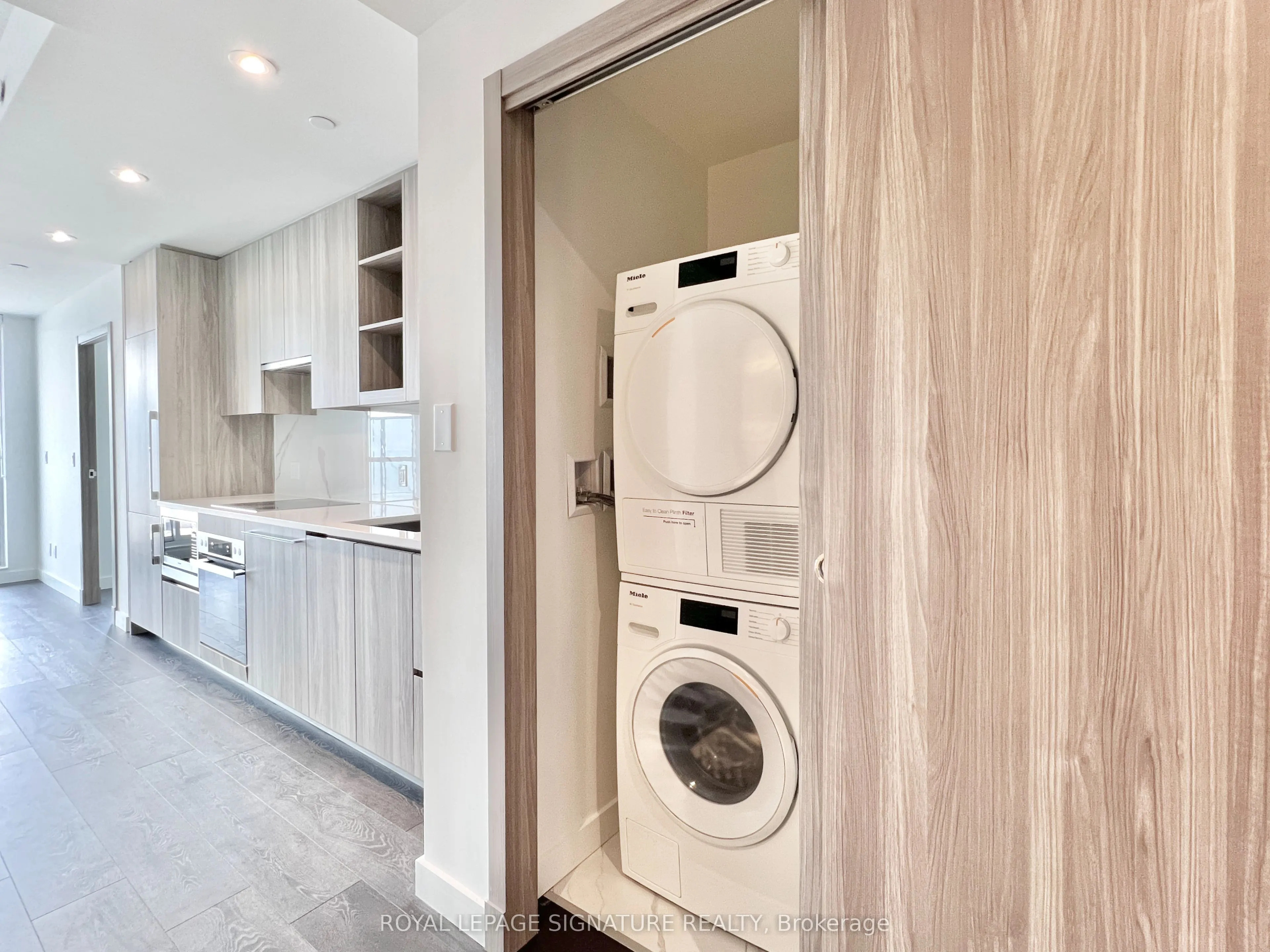 27 Mcmahon Drive, #305