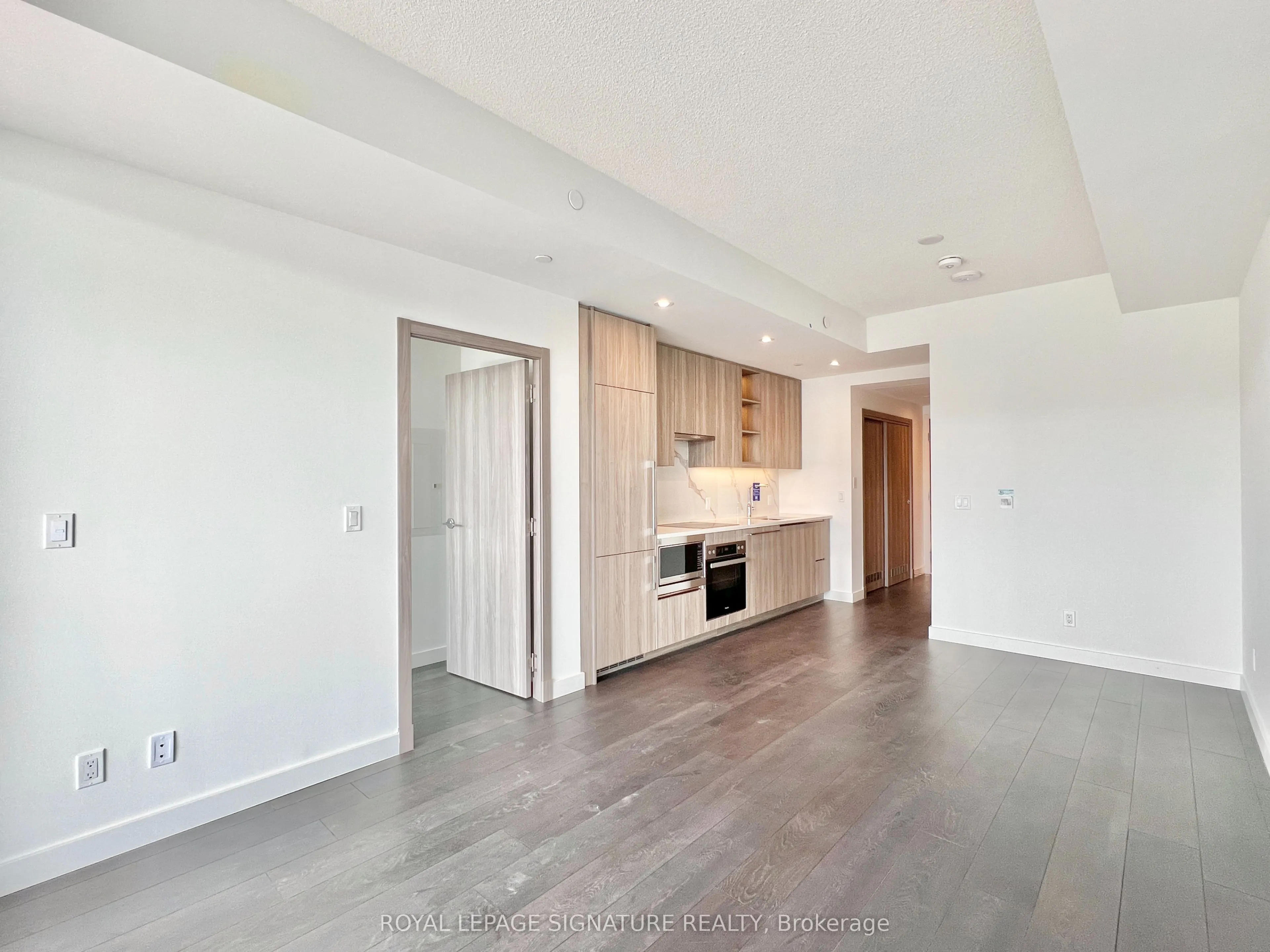 27 Mcmahon Drive, #305