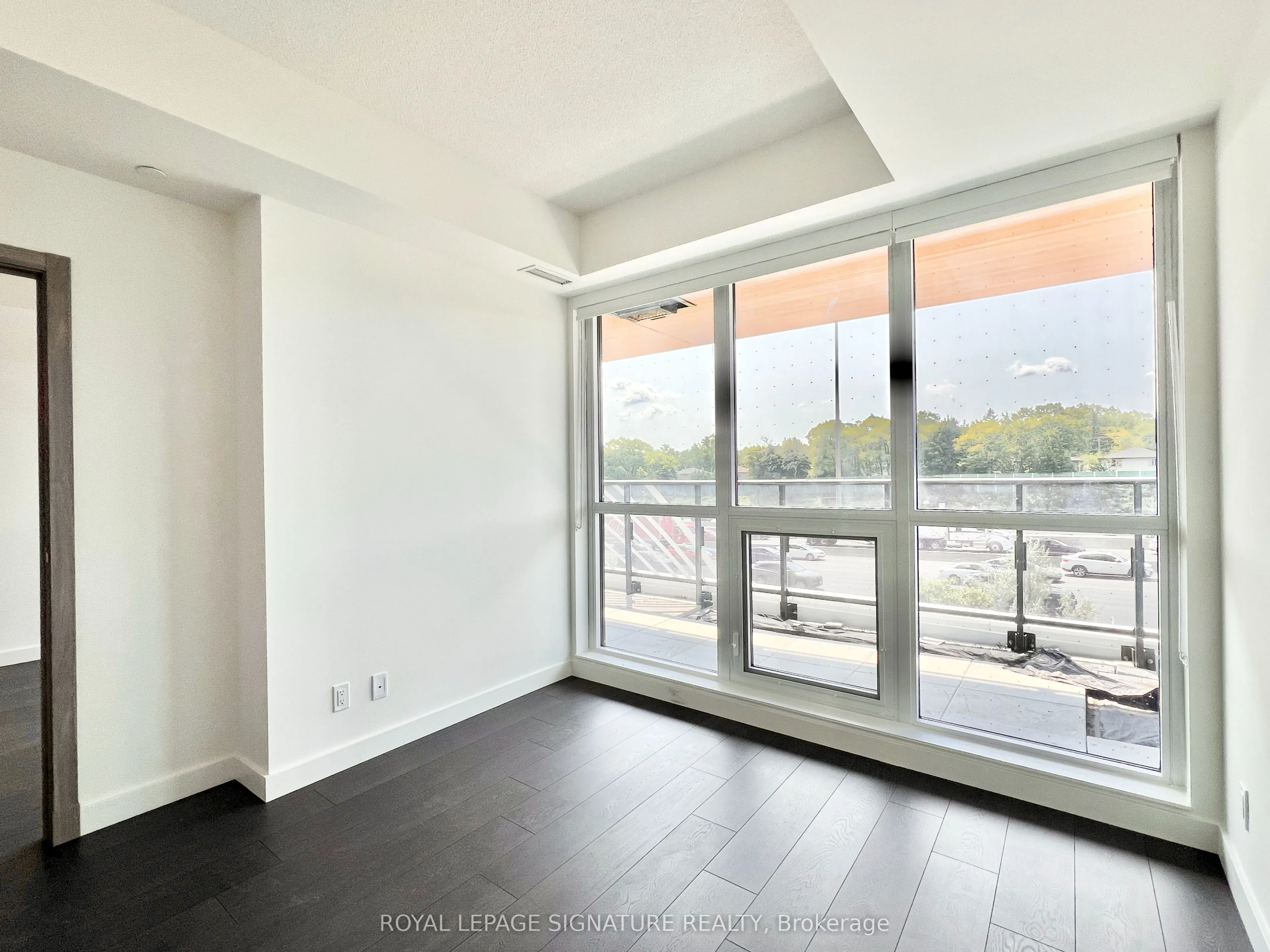 27 Mcmahon Drive, #305