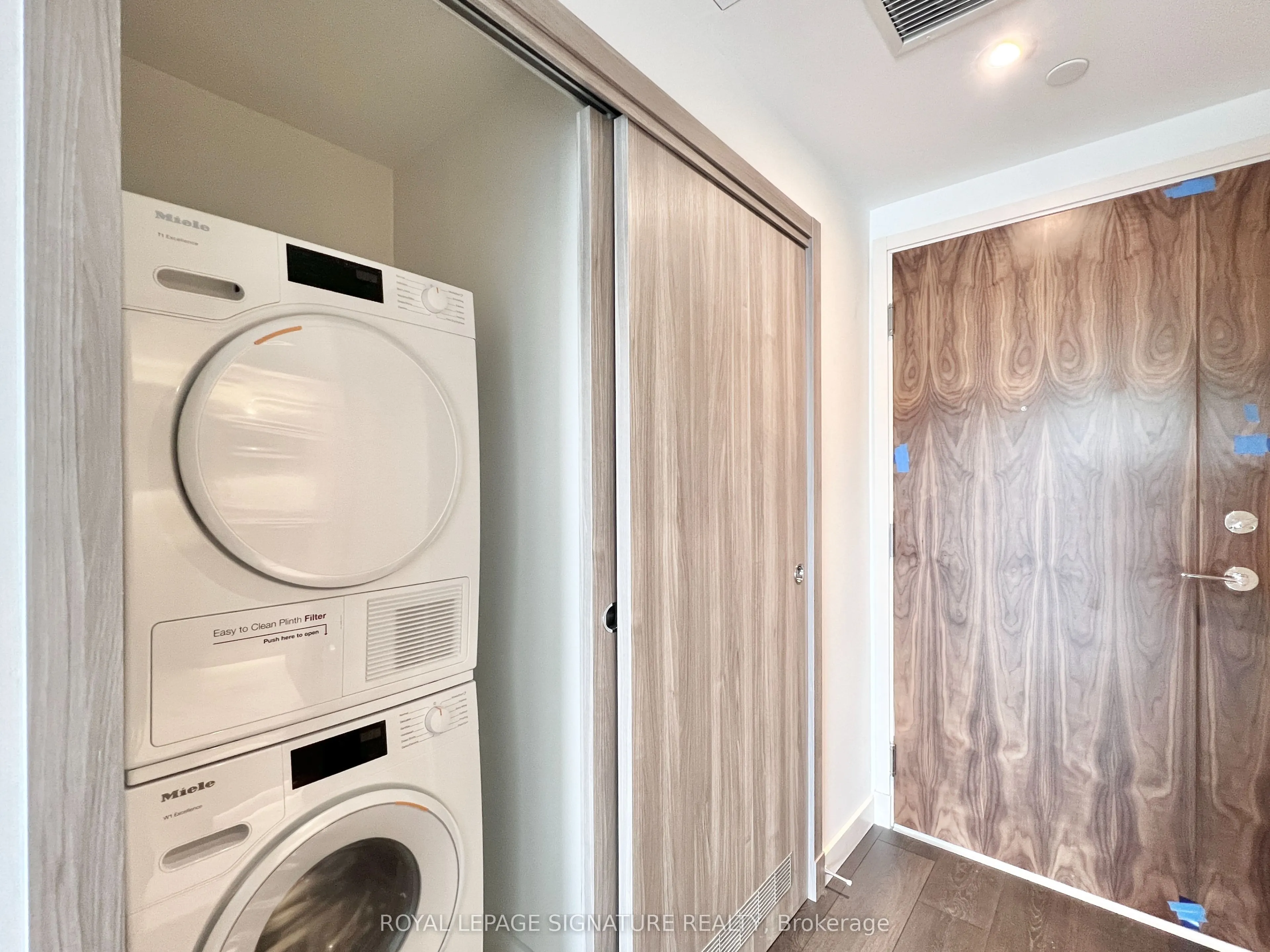 27 Mcmahon Drive, #305