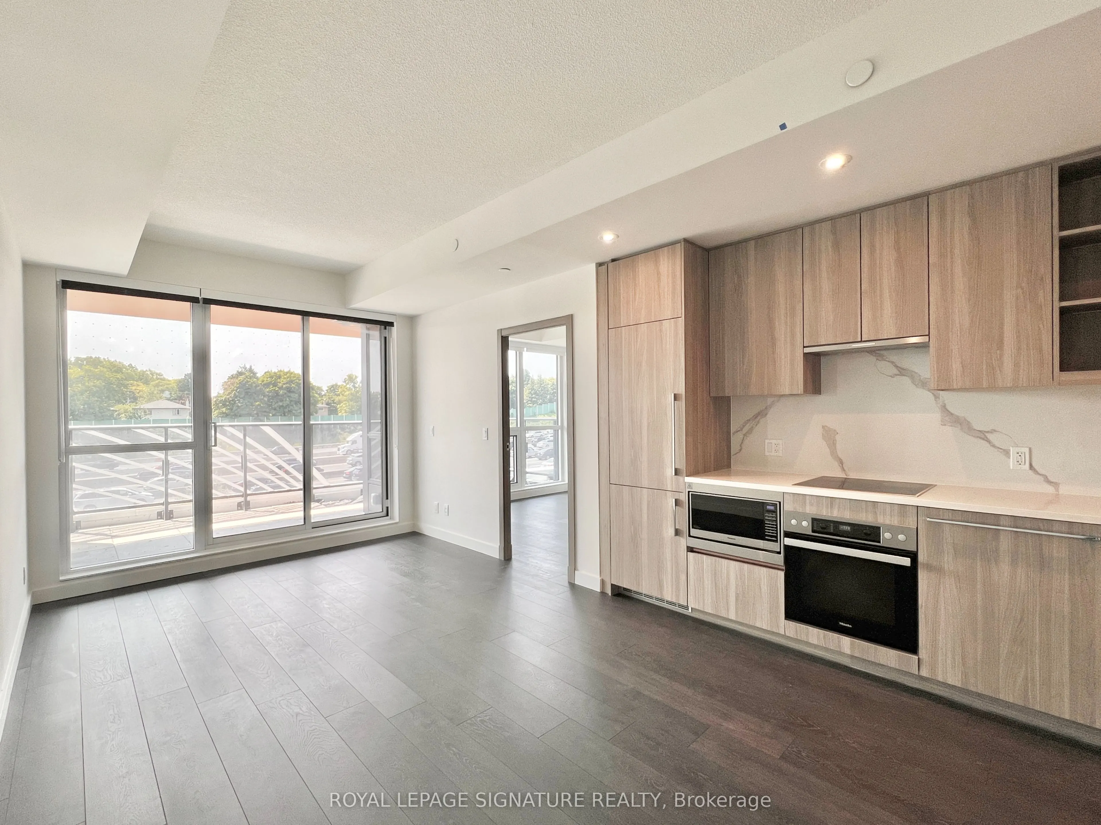 27 Mcmahon Drive, #305