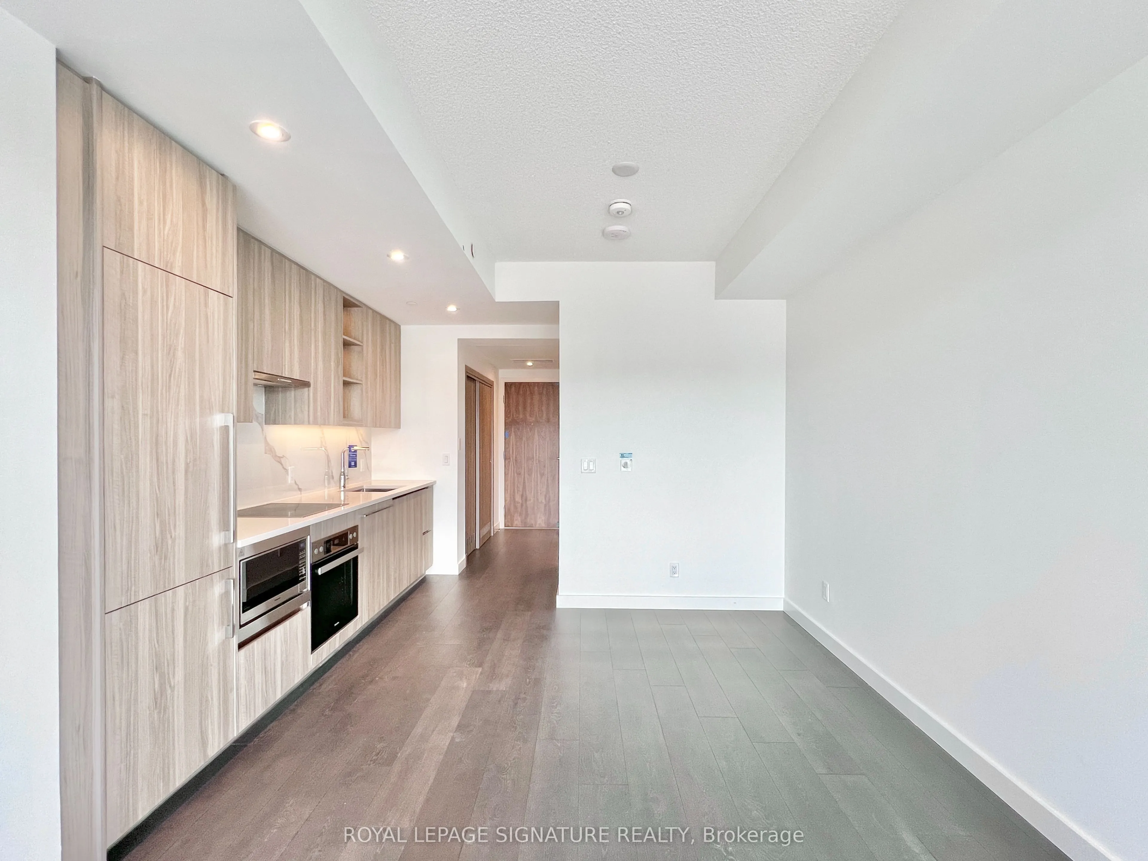 27 Mcmahon Drive, #305