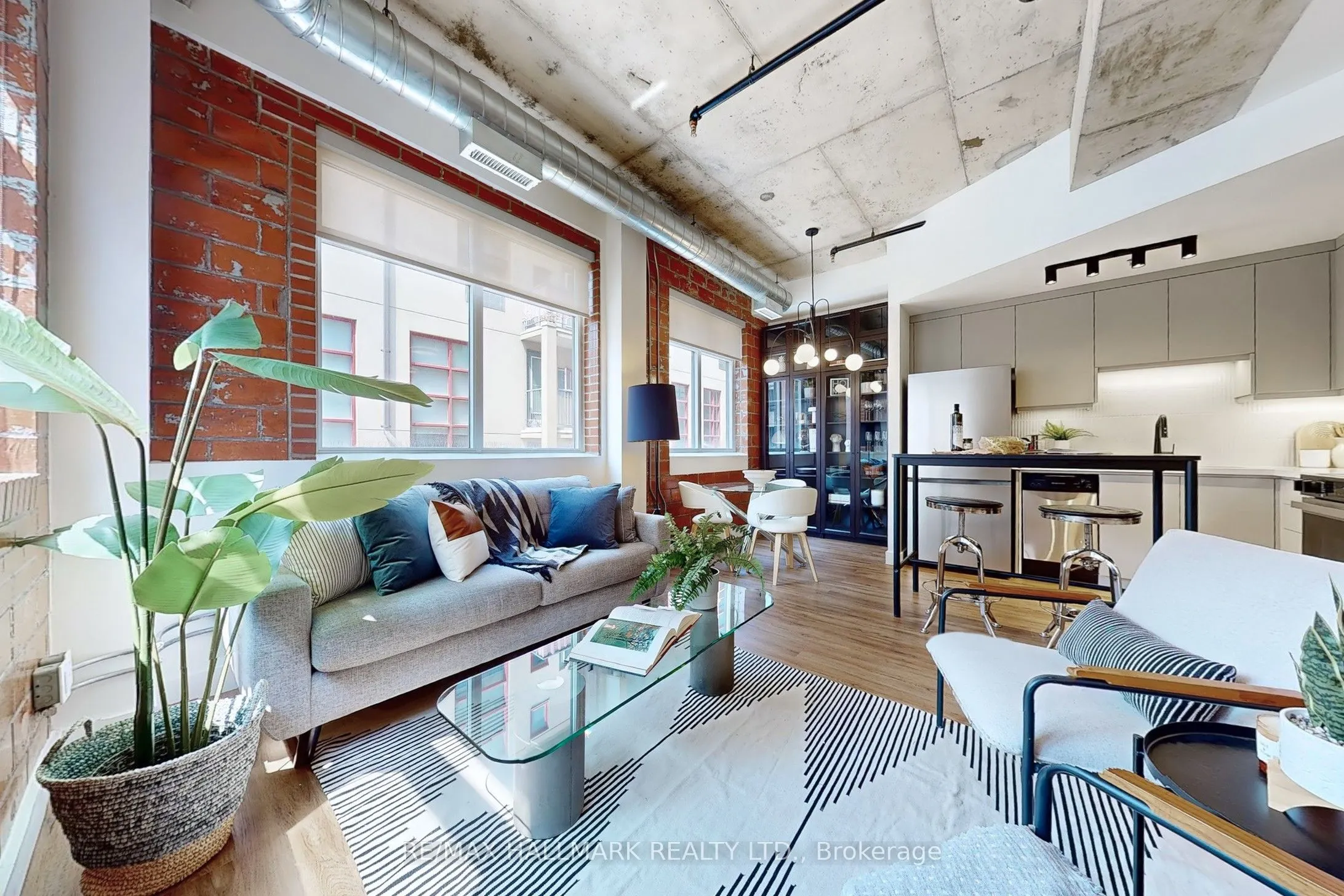 10 Wellesley Place, #206