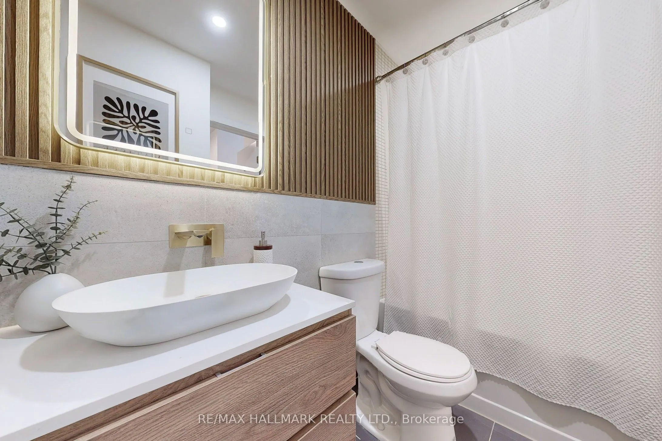 10 Wellesley Place, #206