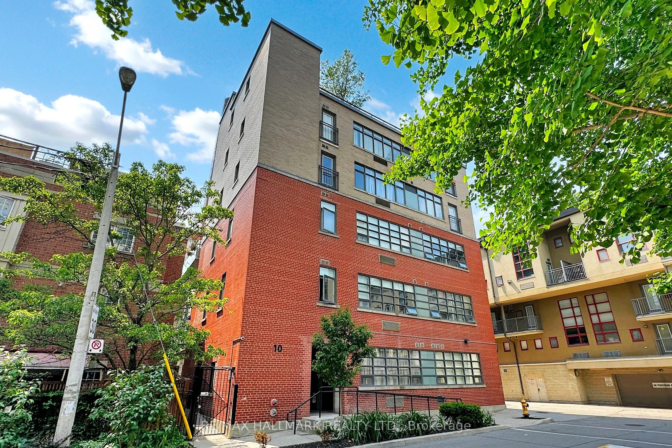10 Wellesley Place, #206
