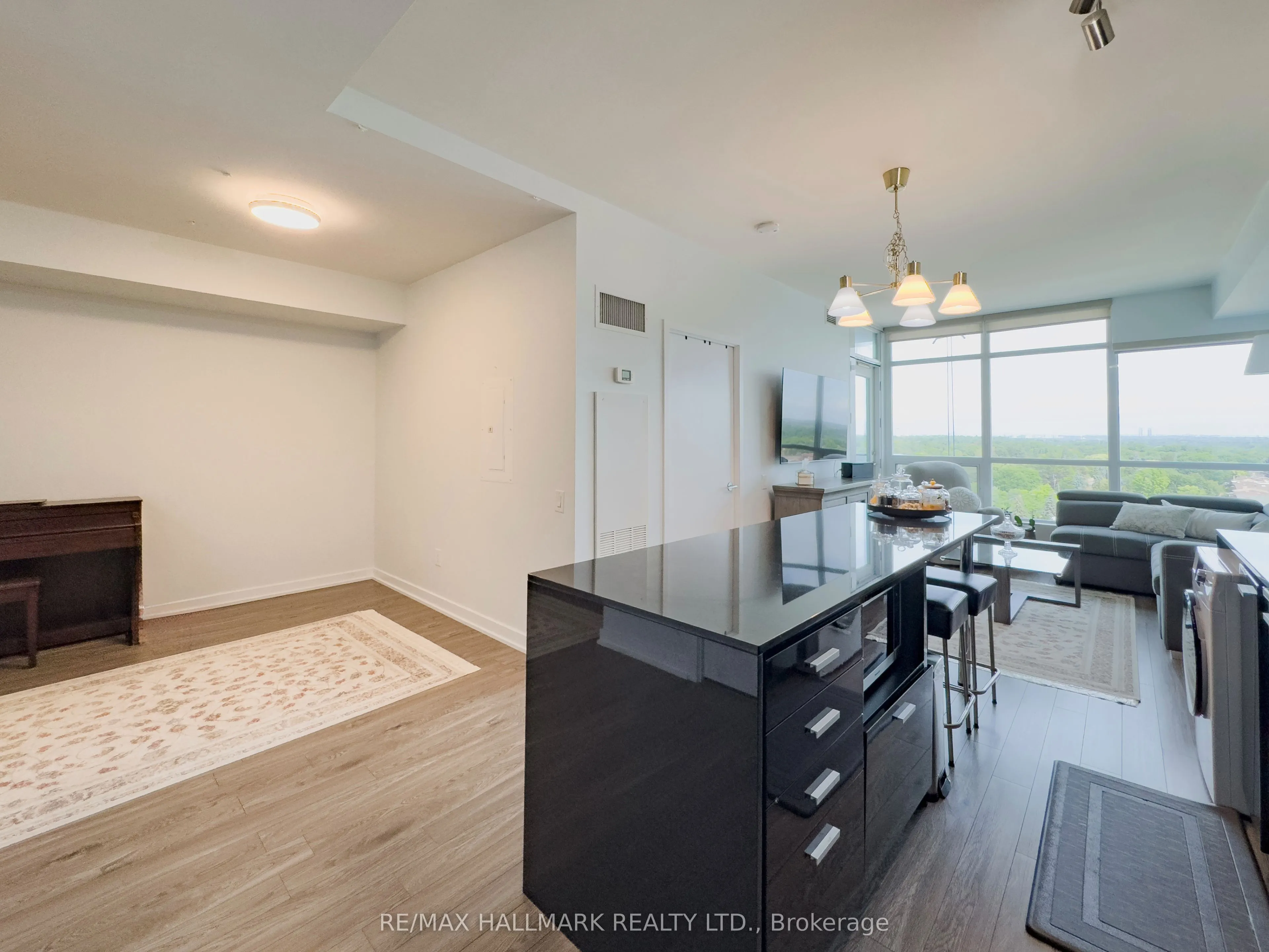 15 Singer Court, #Ph06