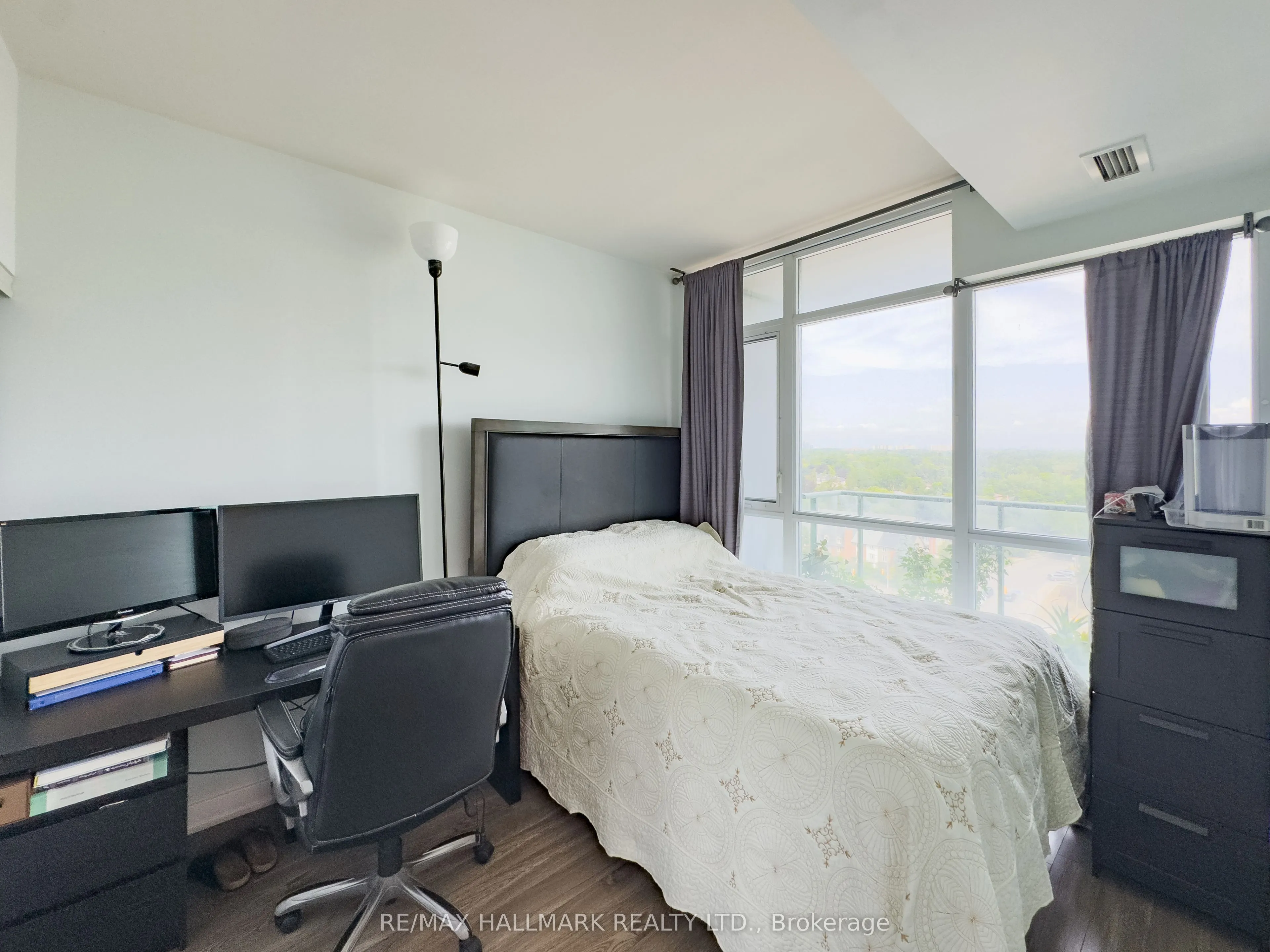 15 Singer Court, #Ph06