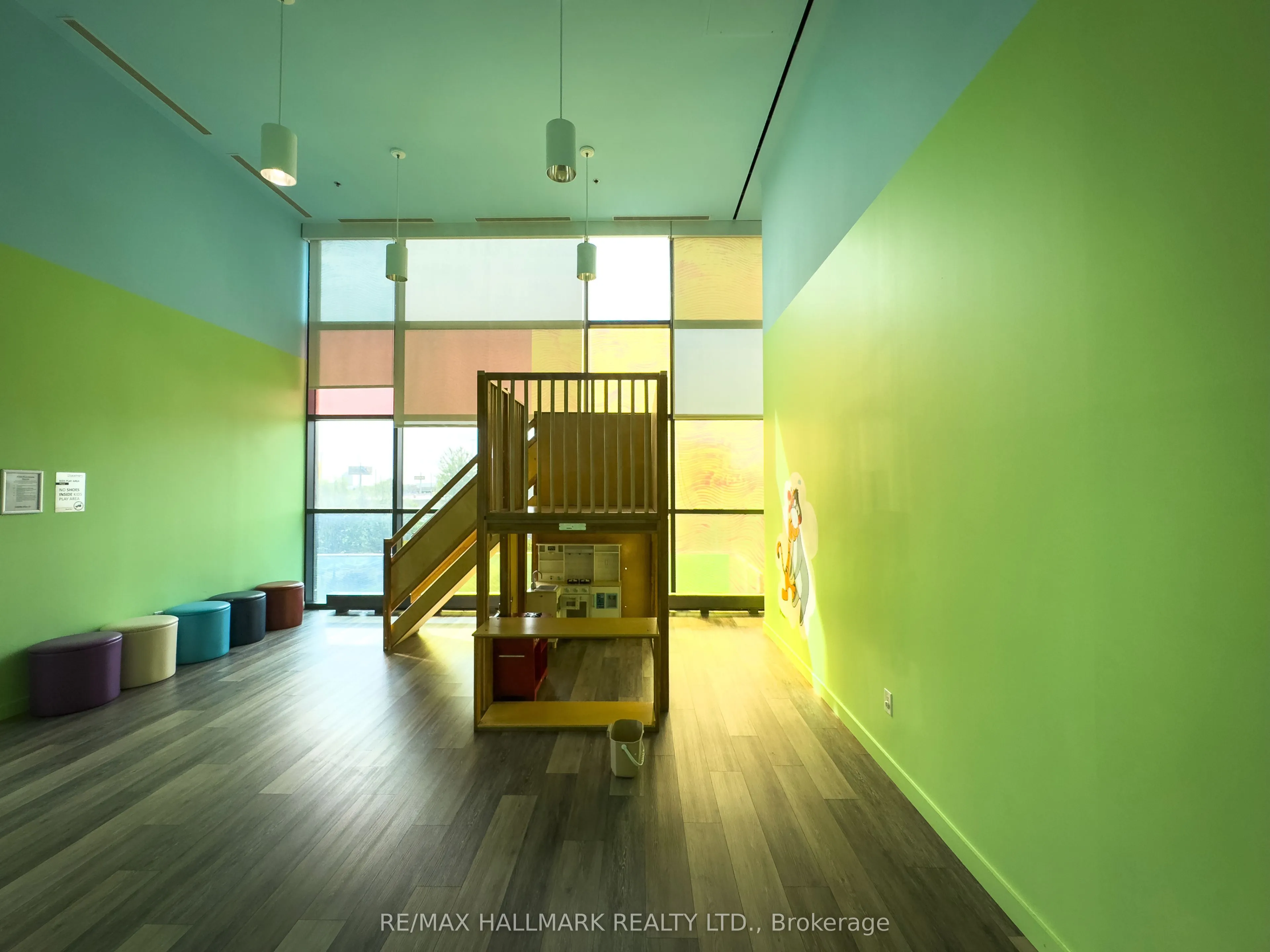 15 Singer Court, #Ph06