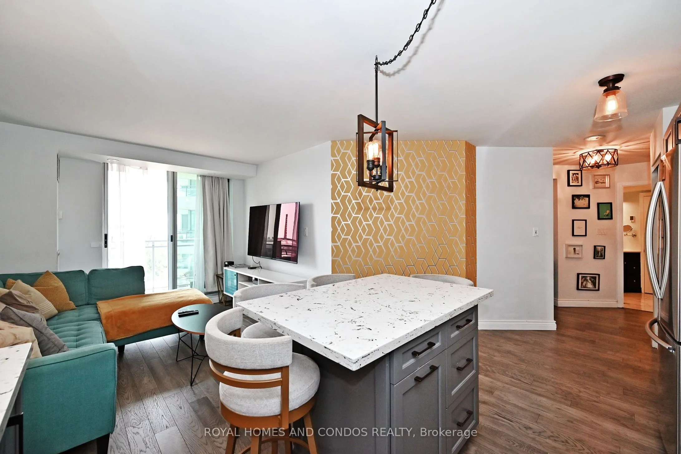 230 Queens Quay W, #618