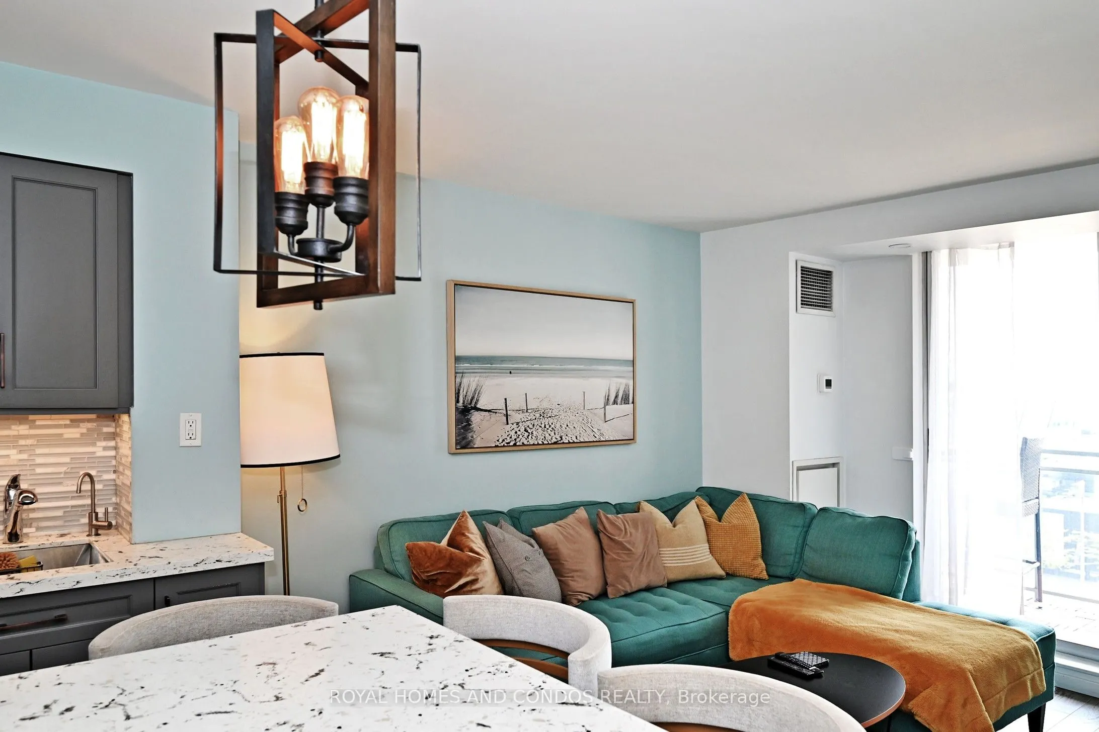 230 Queens Quay W, #618