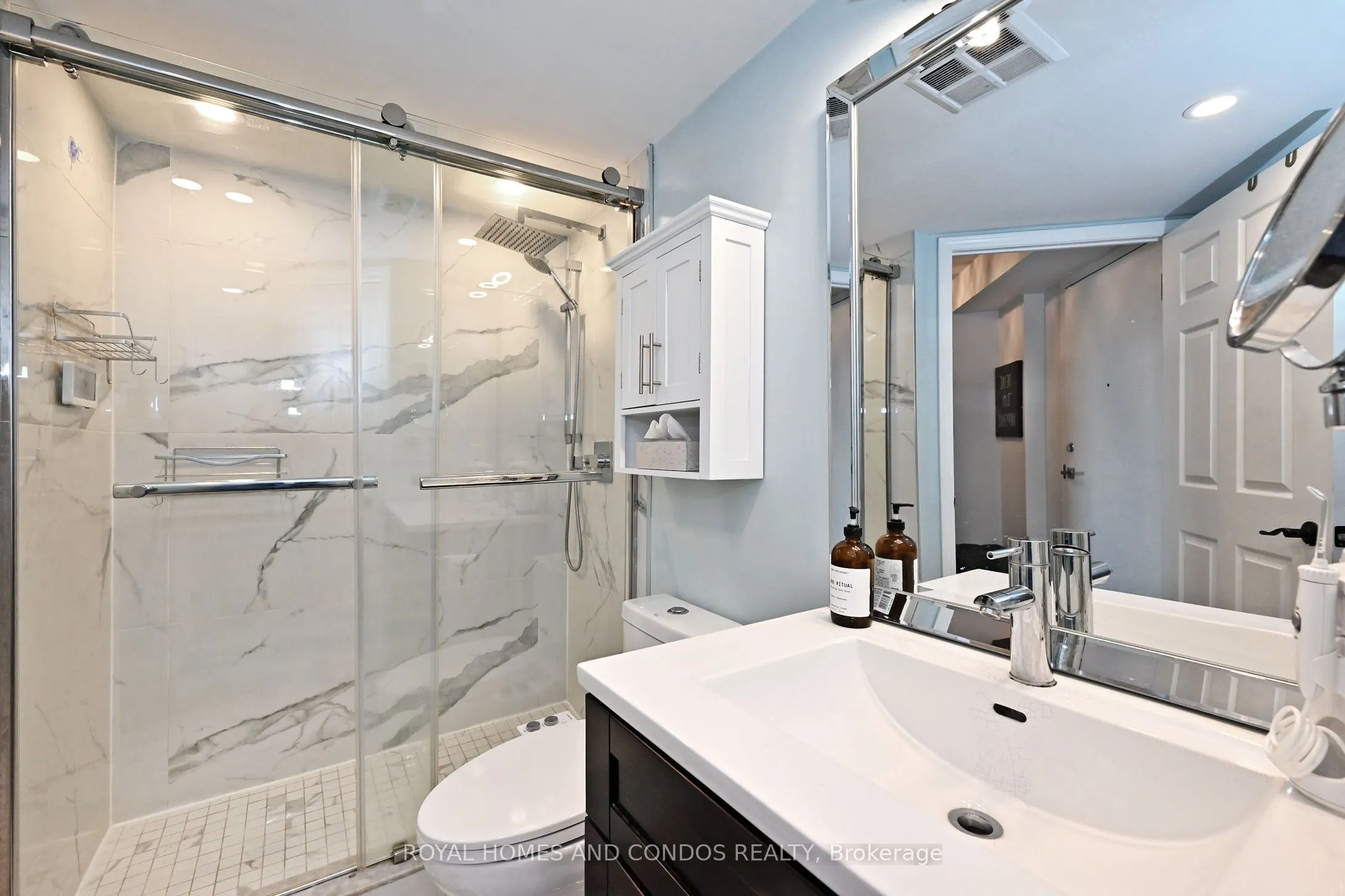 230 Queens Quay W, #618