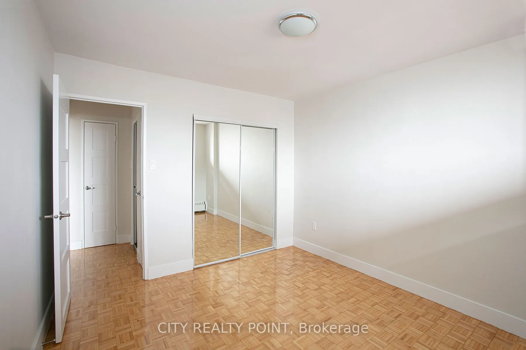 666 Spadina Avenue, #2406
