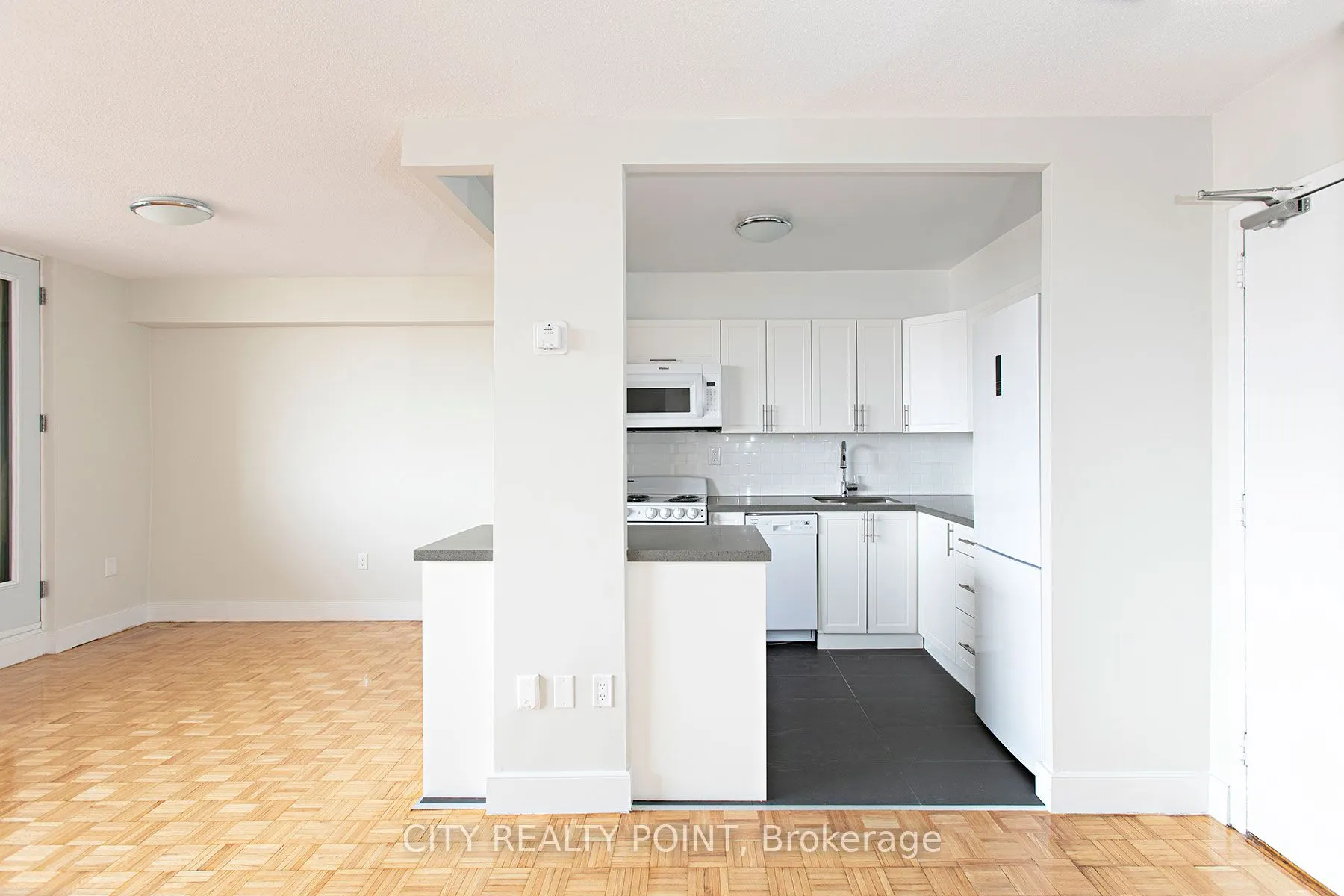 666 Spadina Avenue, #2406