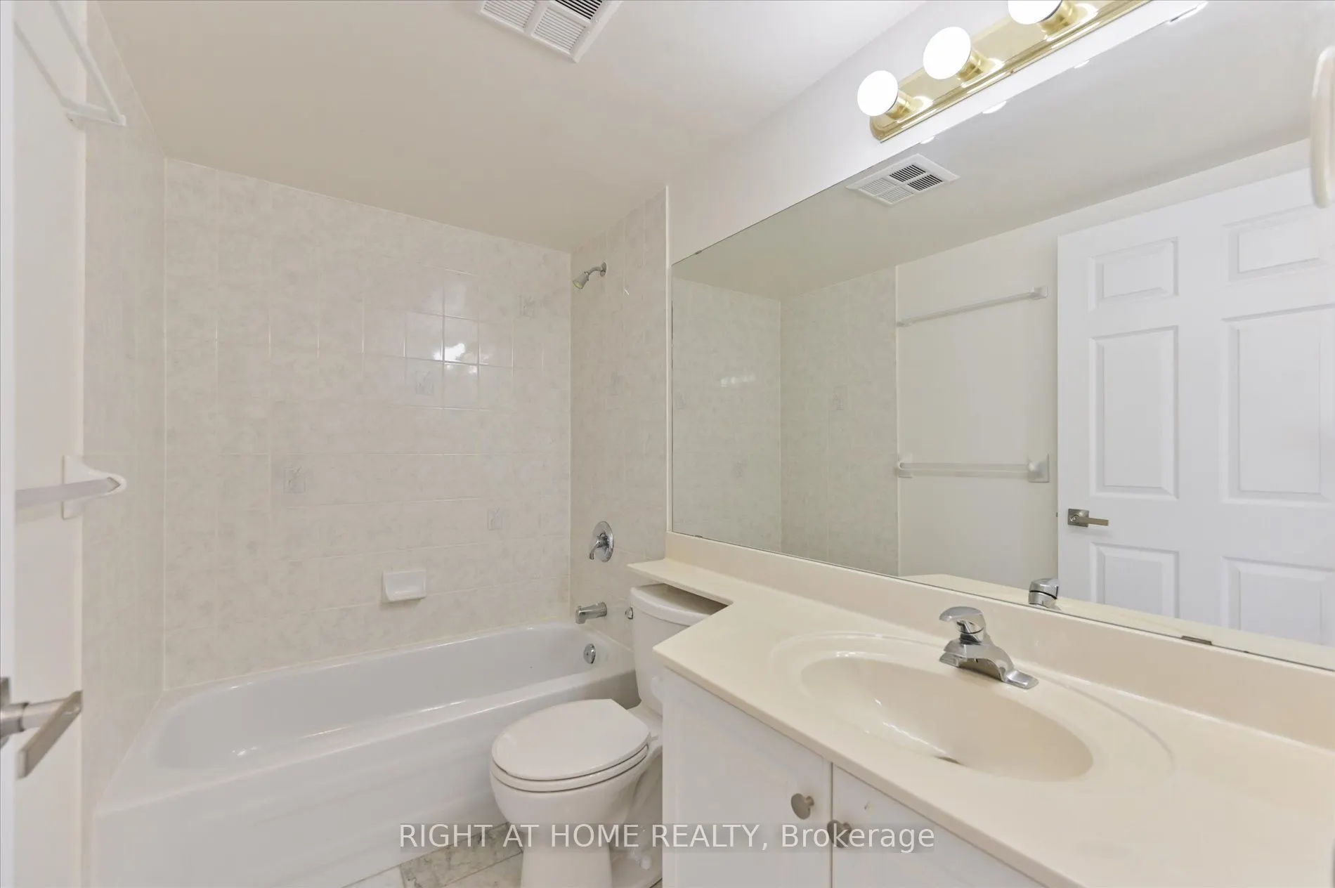 23 Lorraine Drive, #1118