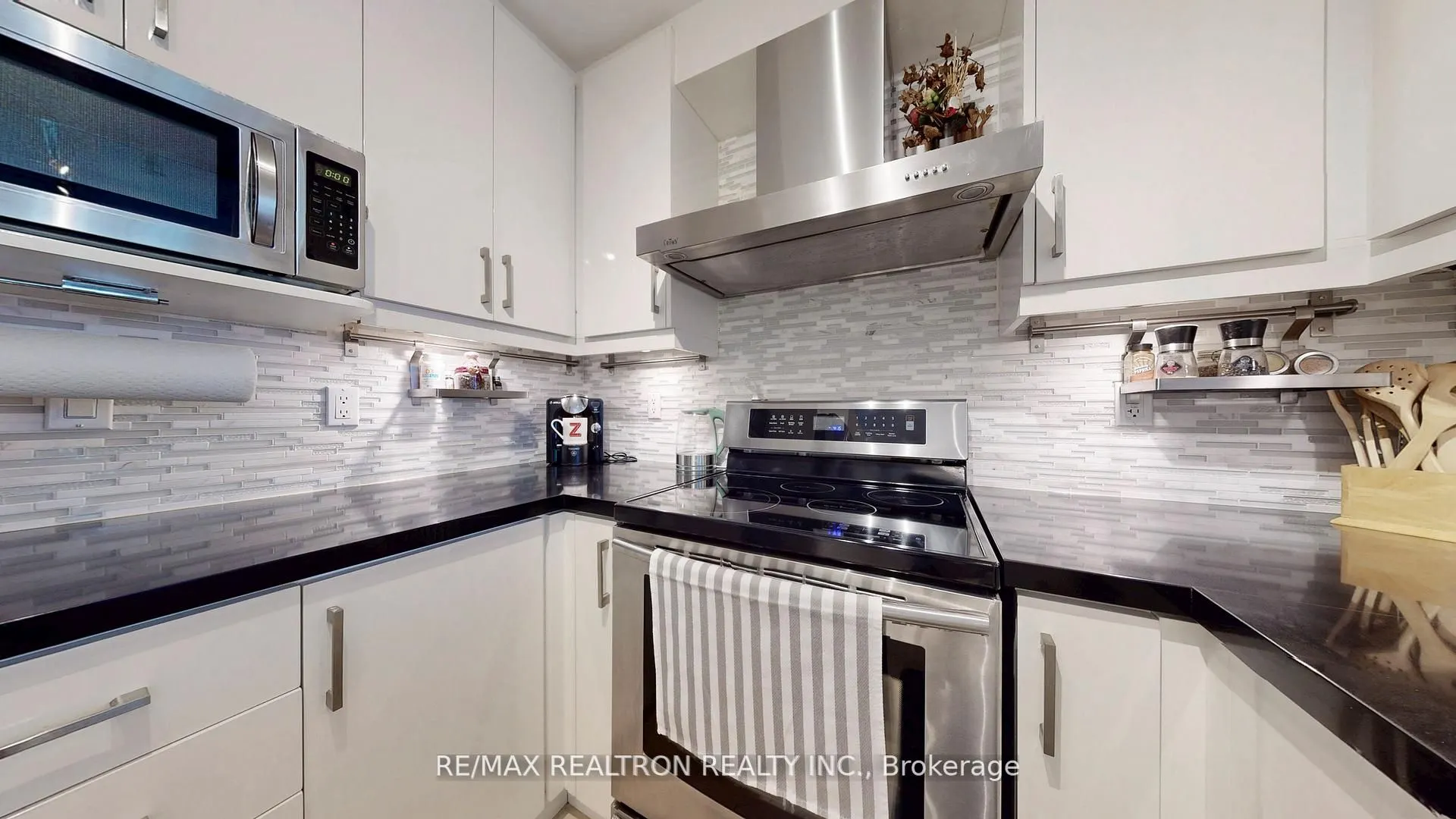 4978 Yonge Street, #1608