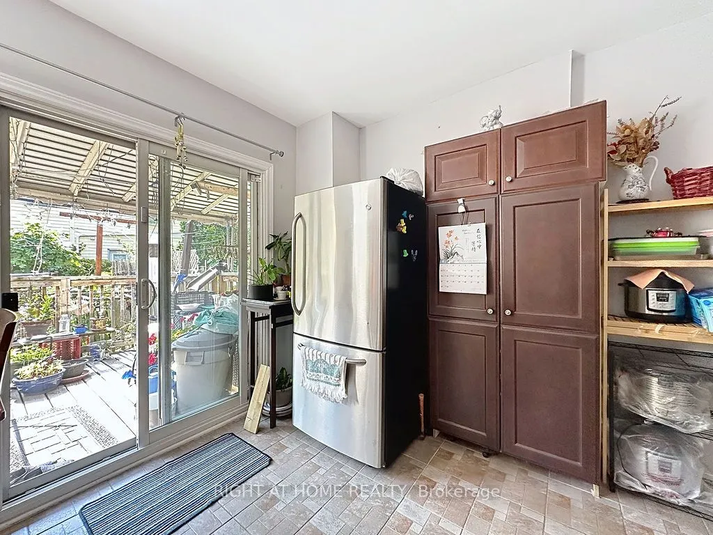 132 Bellwoods Avenue