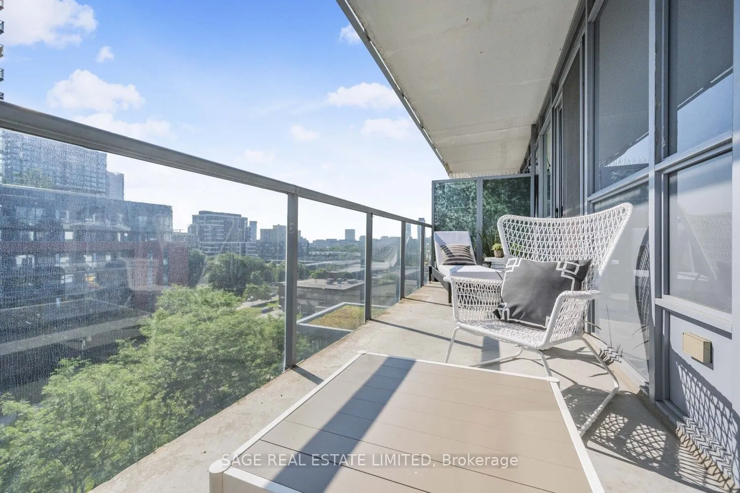 1 Cole Street, #804