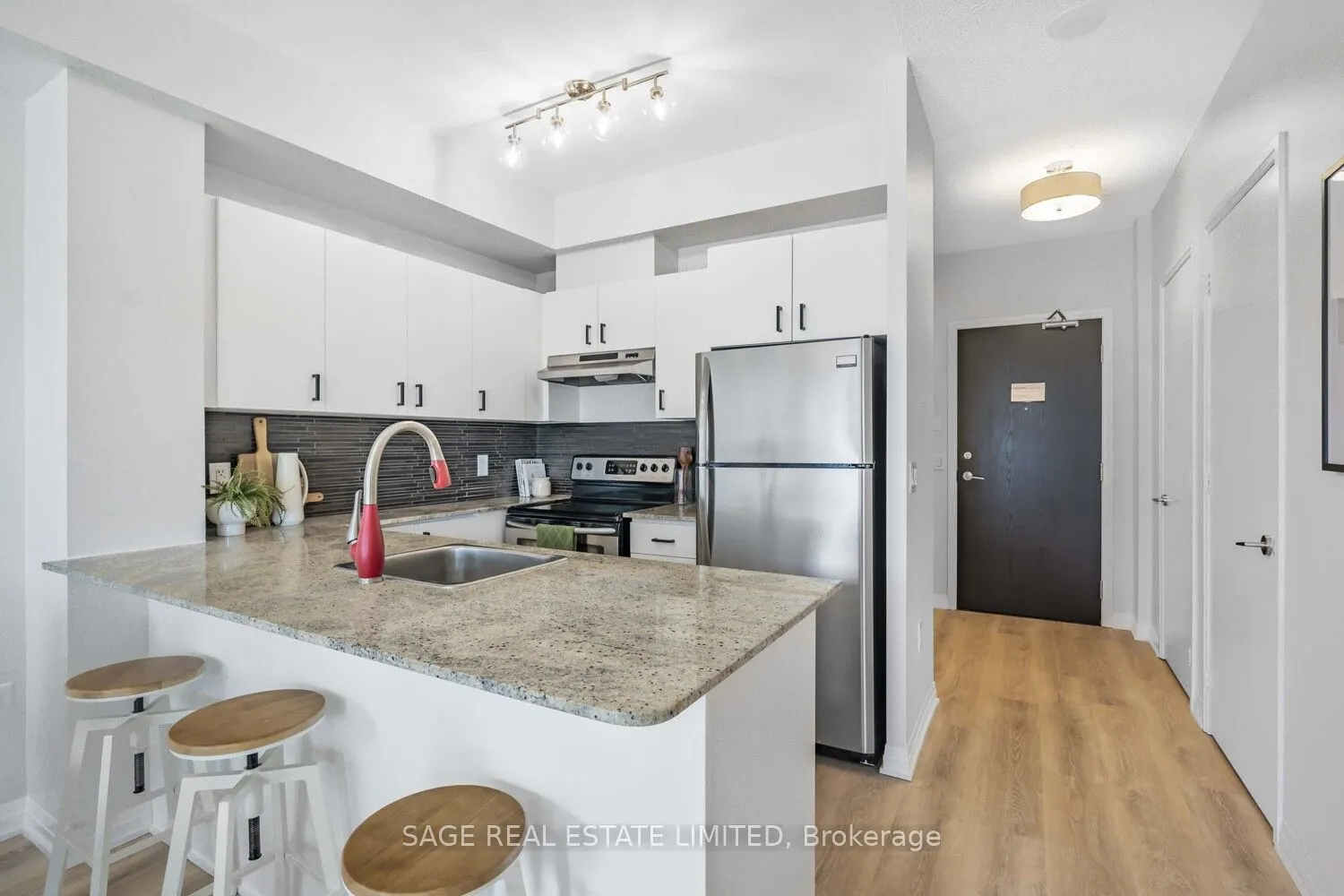 1 Cole Street, #804