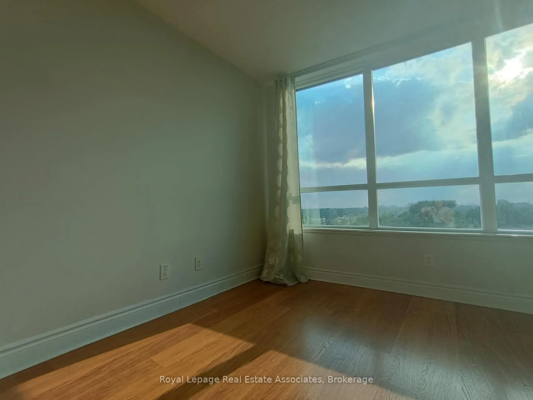 15 Greenview Avenue, #708