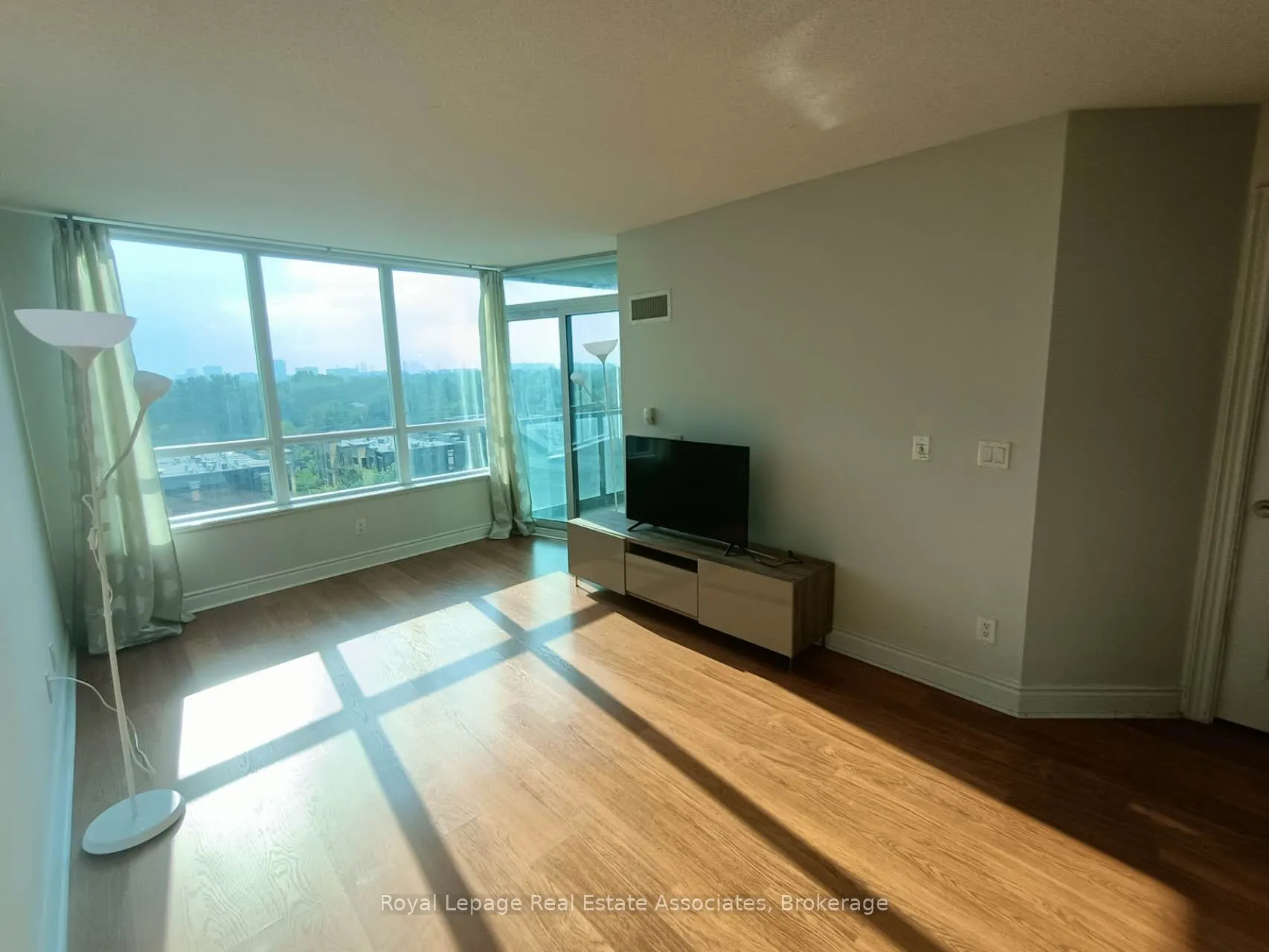 15 Greenview Avenue, #708