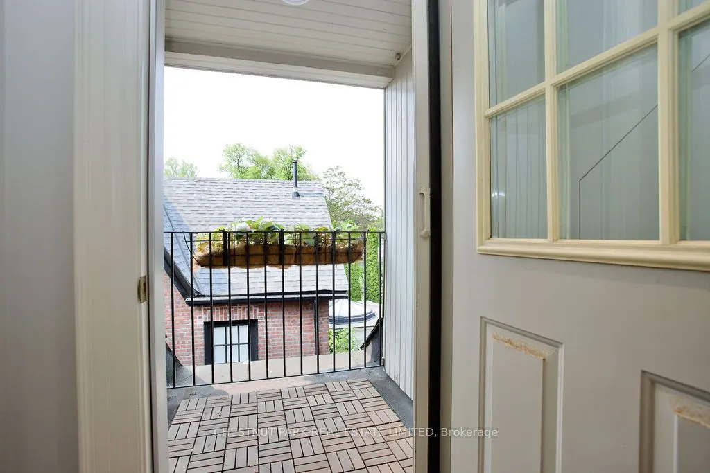 4 Corrigan Close