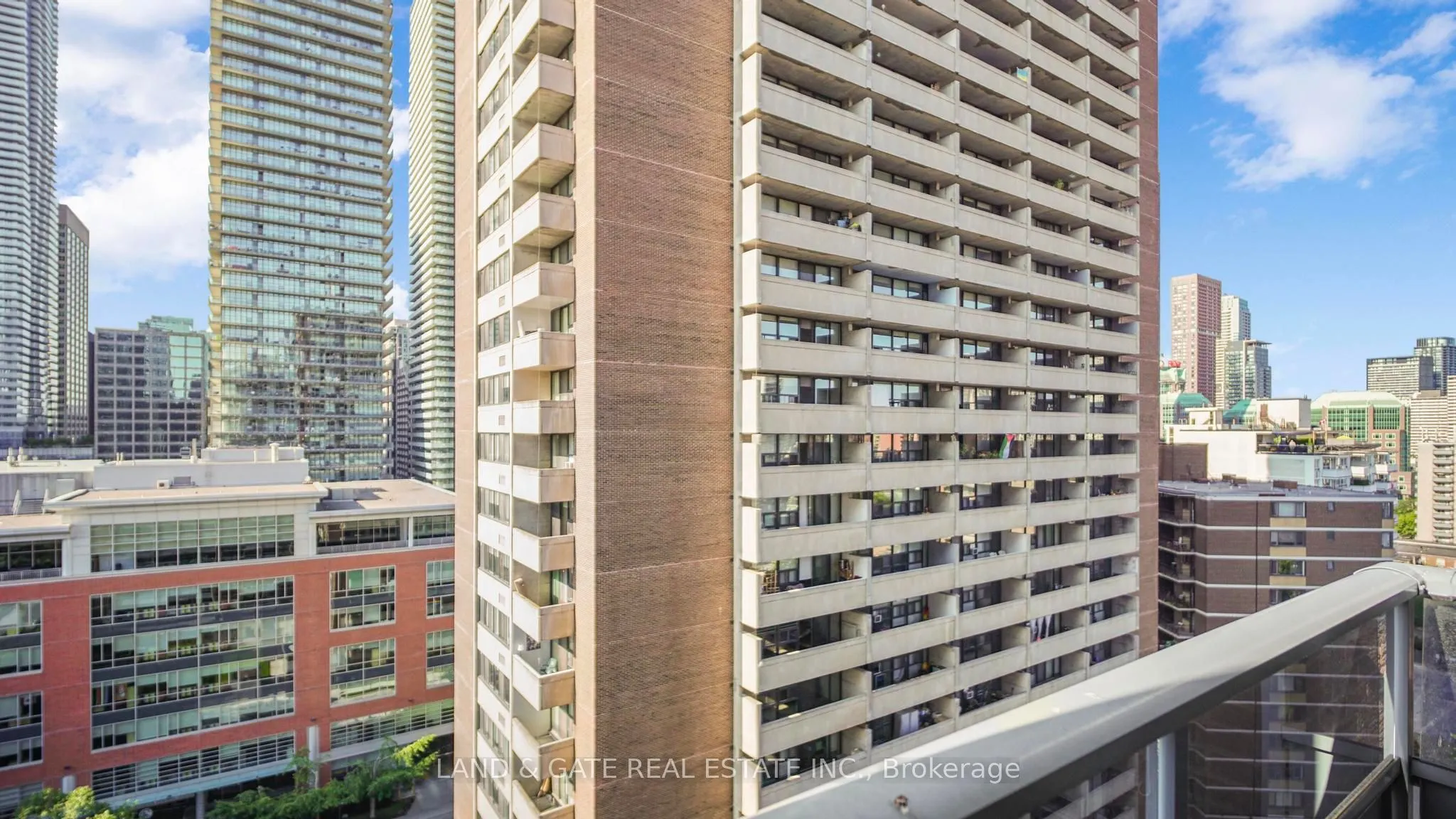 30 Gloucester Street, #1607