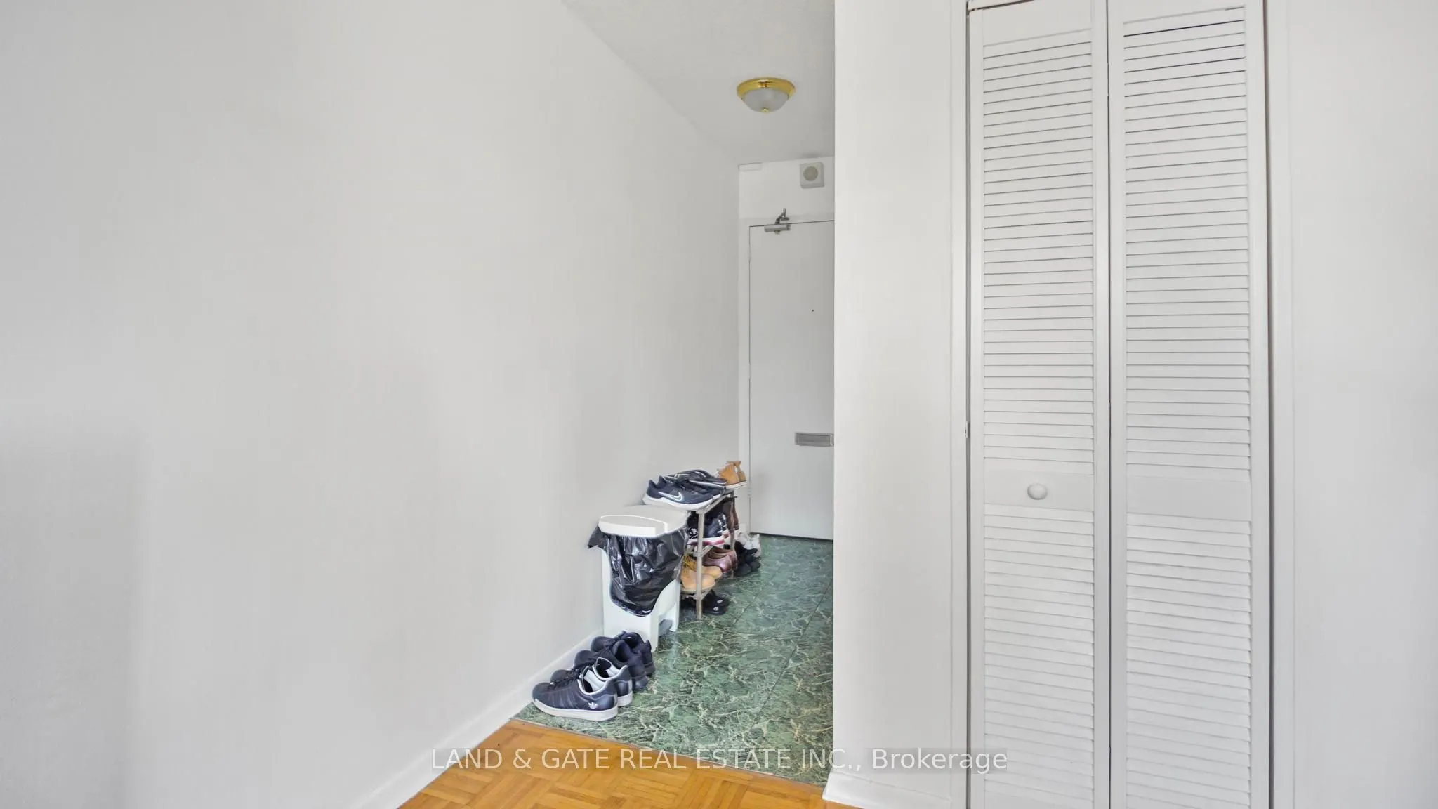 30 Gloucester Street, #1607