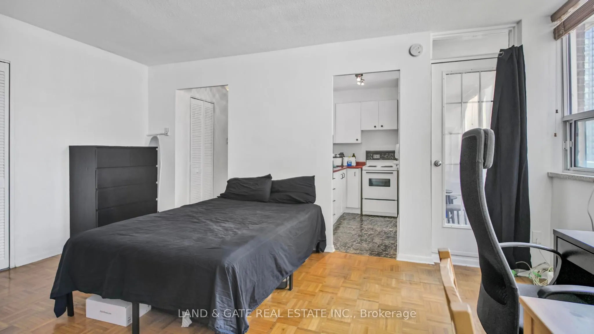 30 Gloucester Street, #1607