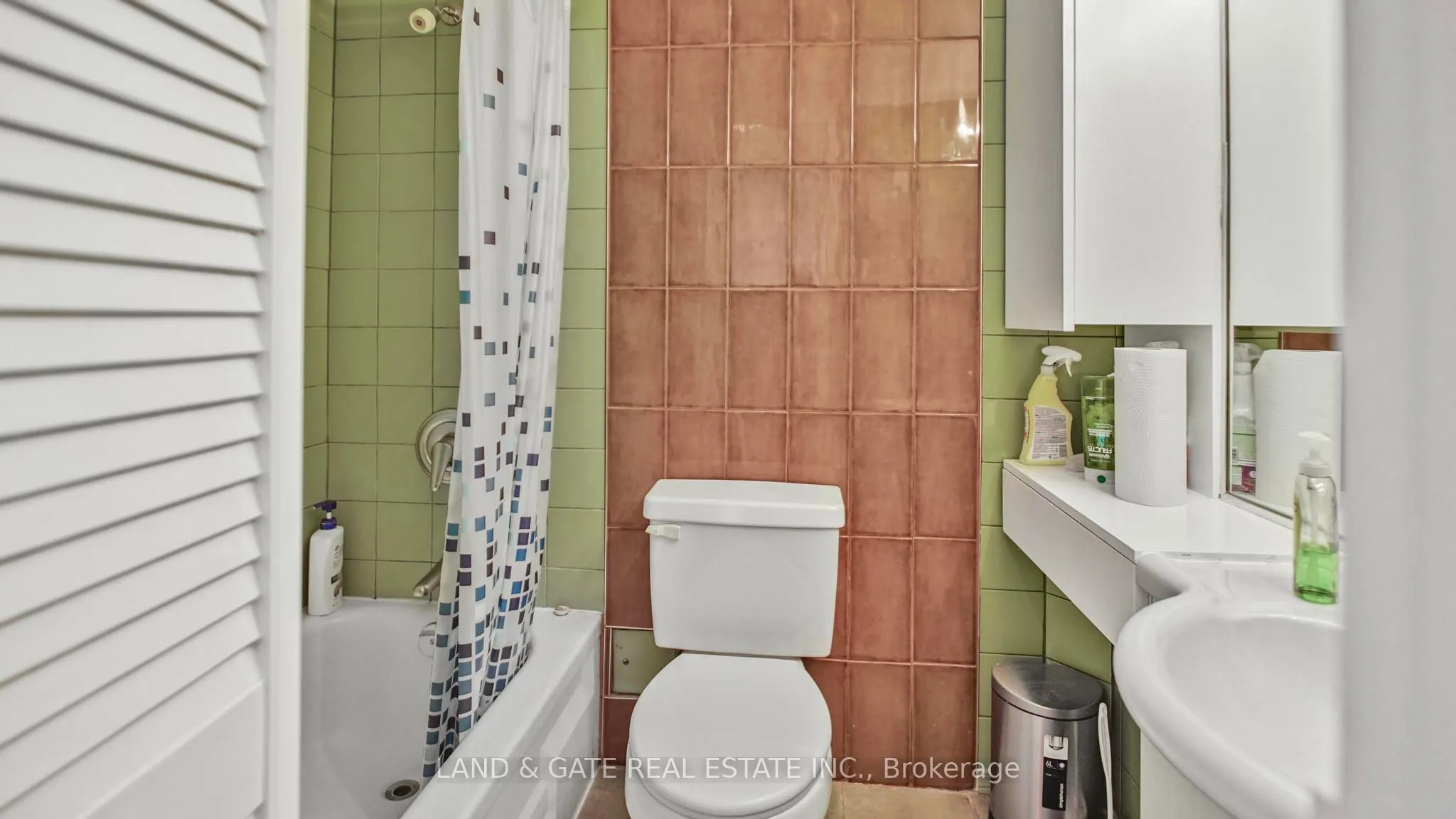 30 Gloucester Street, #1607