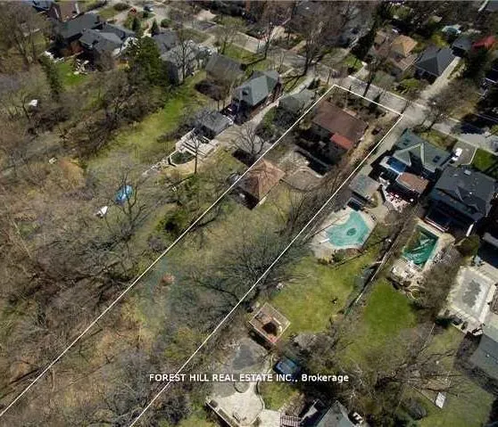 132 Blythwood Road W