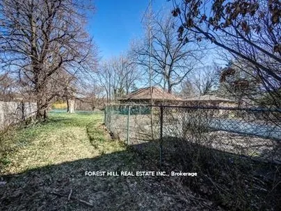 132 Blythwood Road W