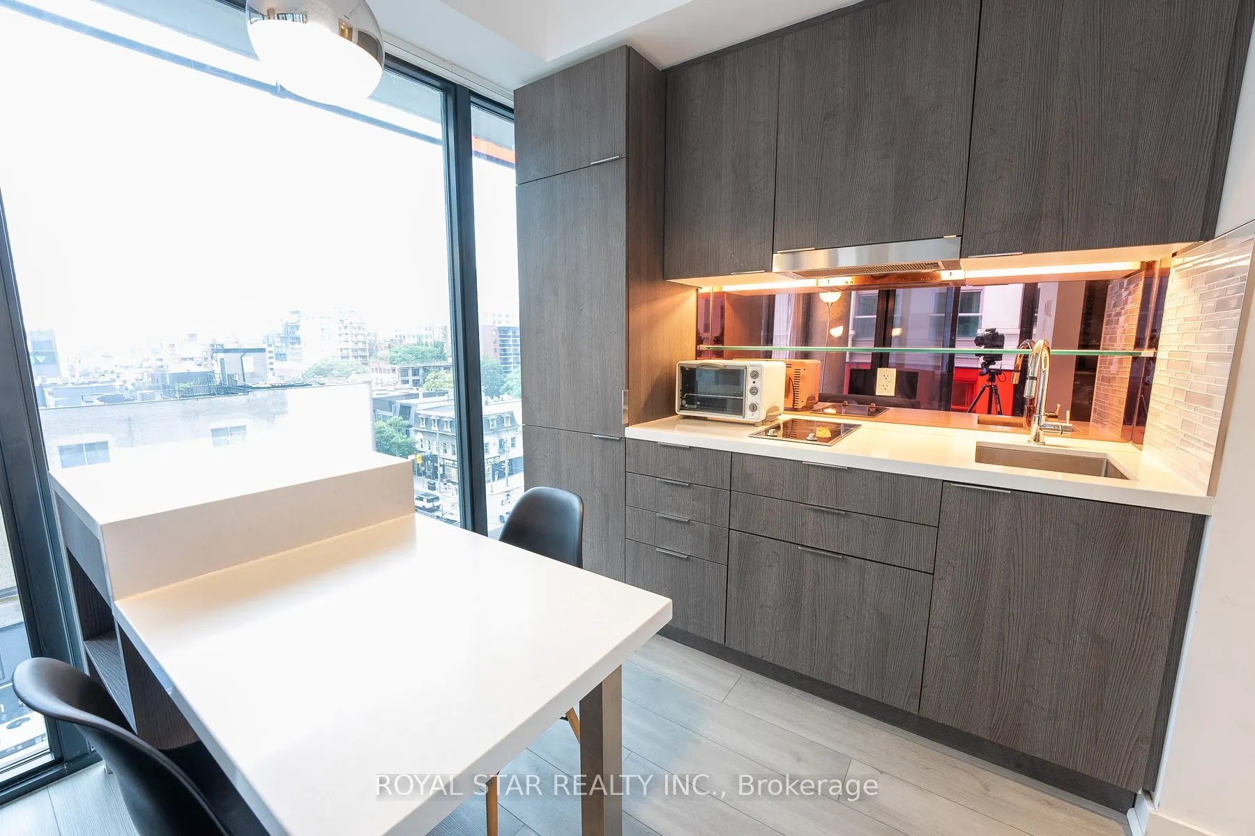 215 Queen Street W, #601