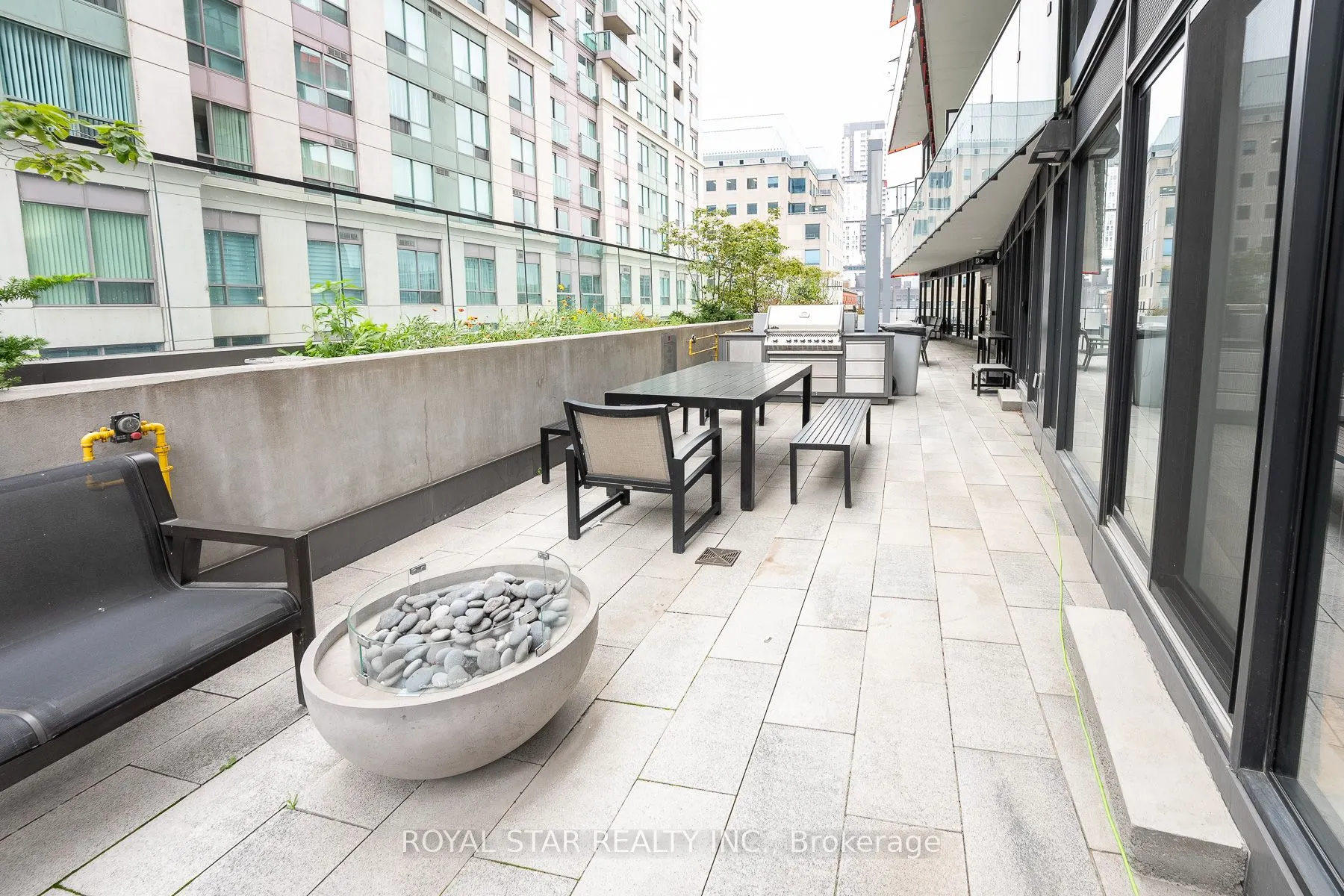 215 Queen Street W, #601