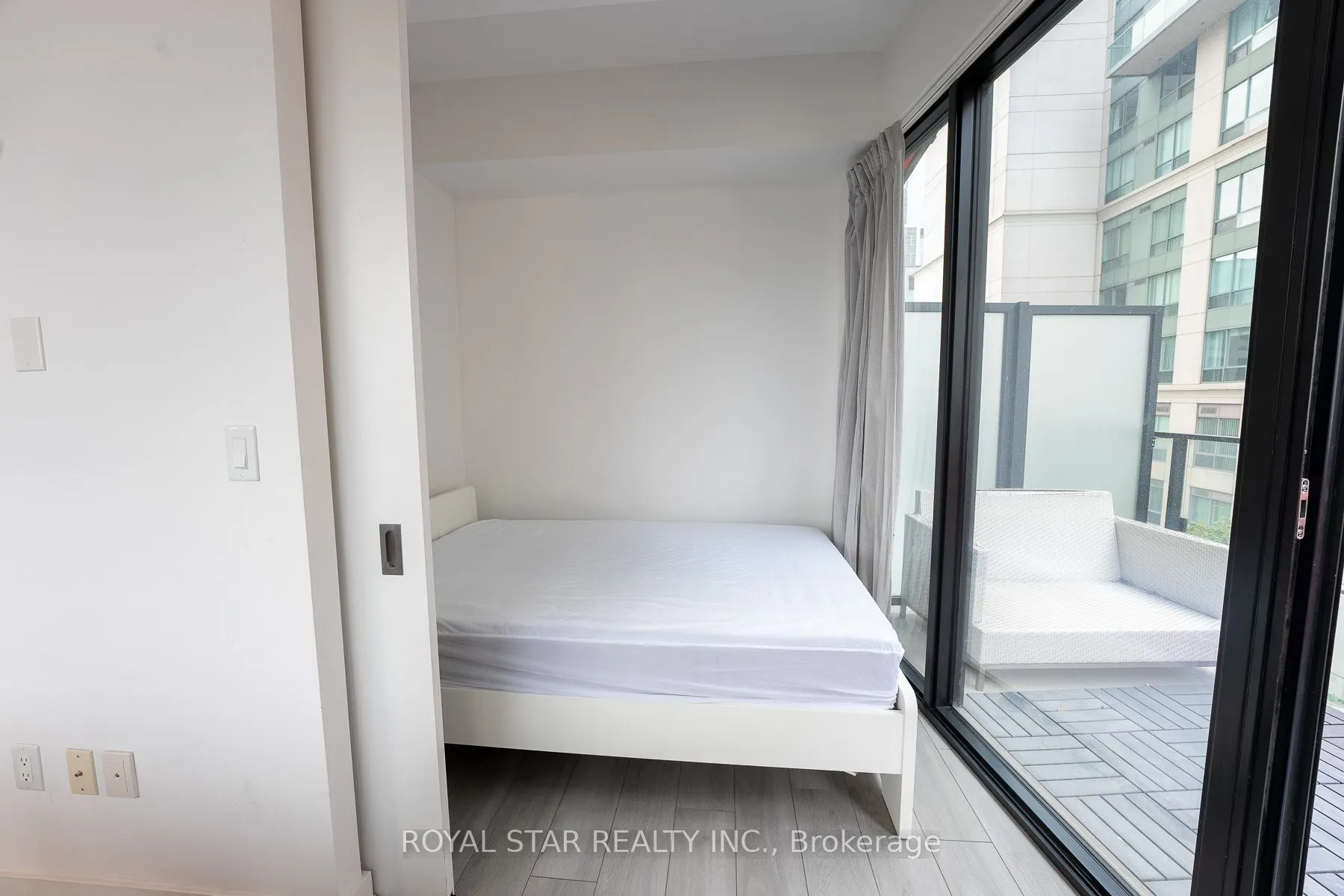 215 Queen Street W, #601