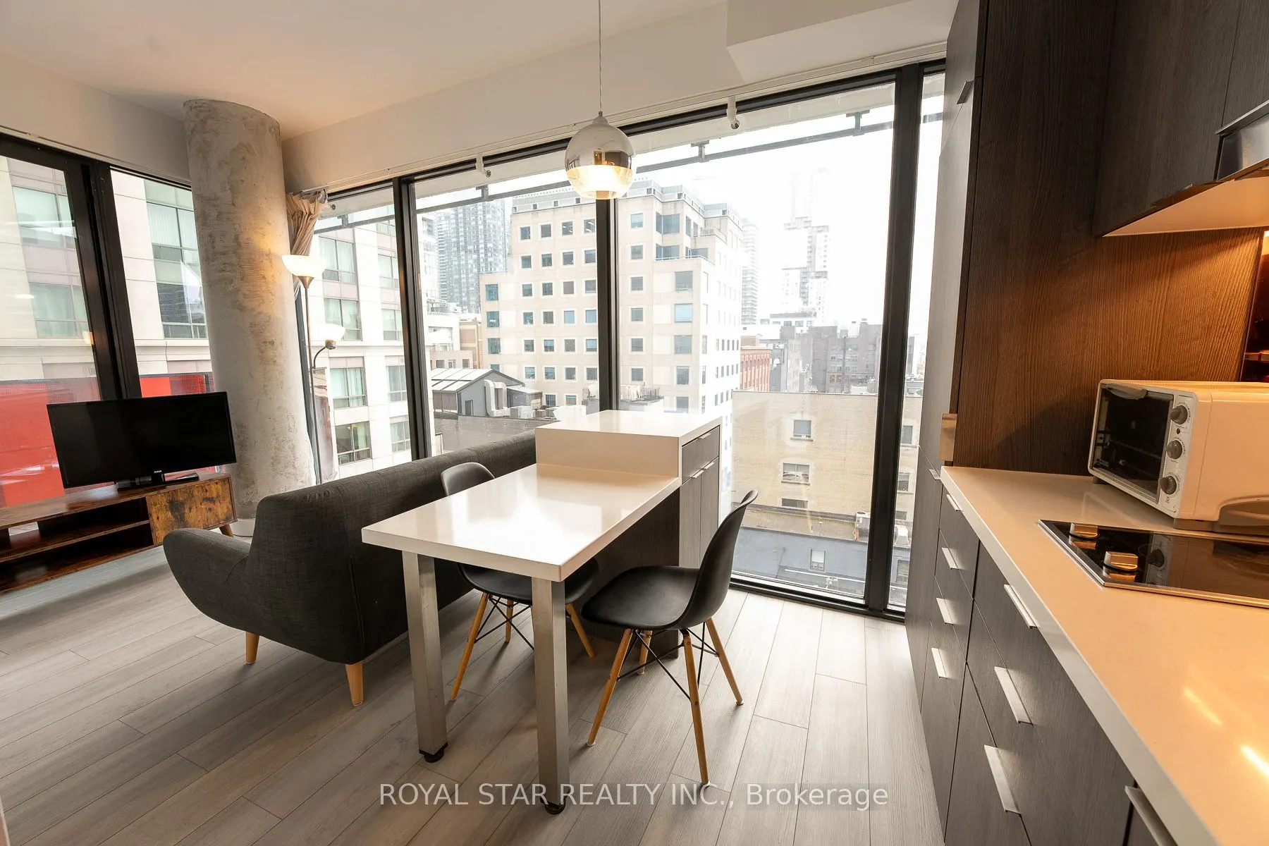 215 Queen Street W, #601