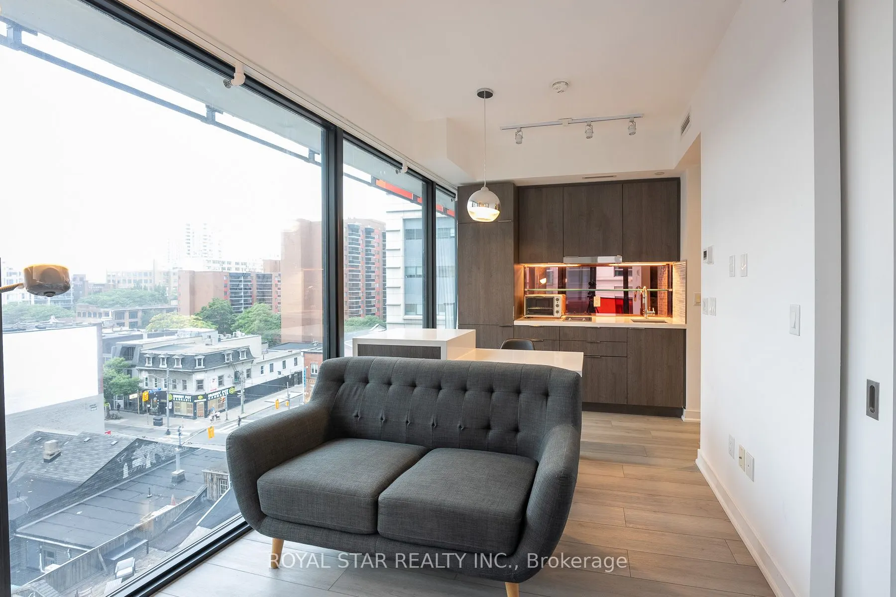 215 Queen Street W, #601