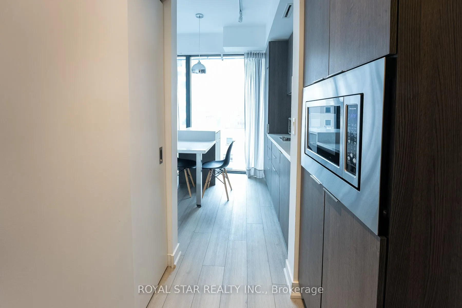 215 Queen Street W, #601